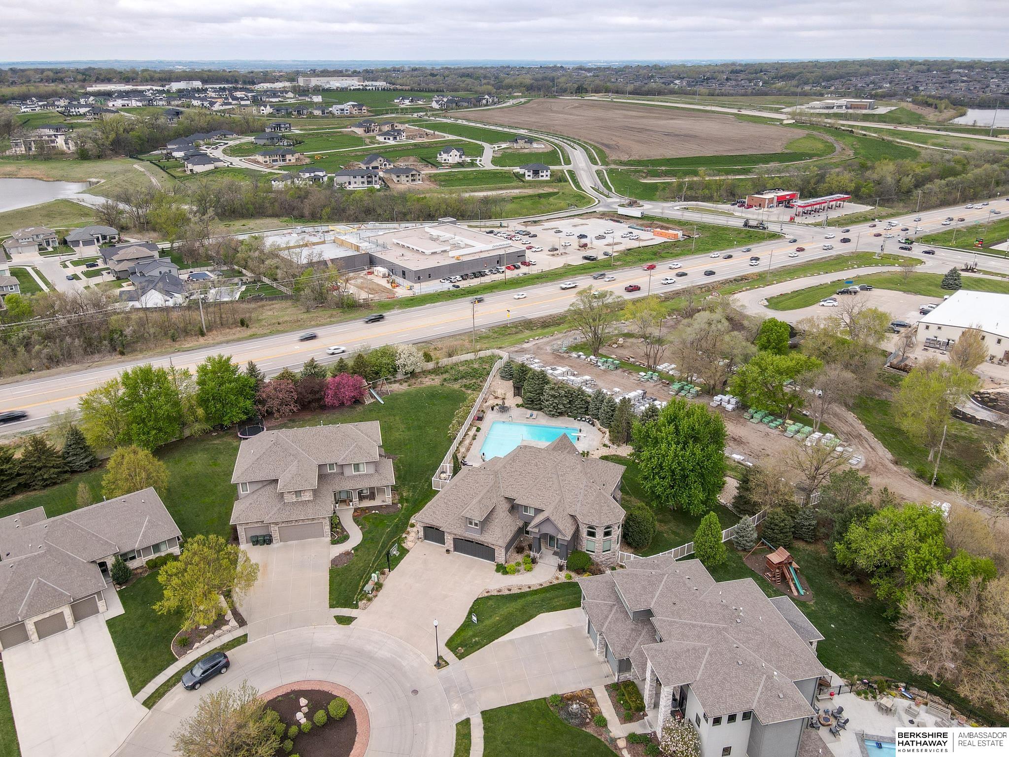 Omaha, Nebraska 68130, United States, 5 Bedrooms Bedrooms, ,5 BathroomsBathrooms,Residential,Pending,117465