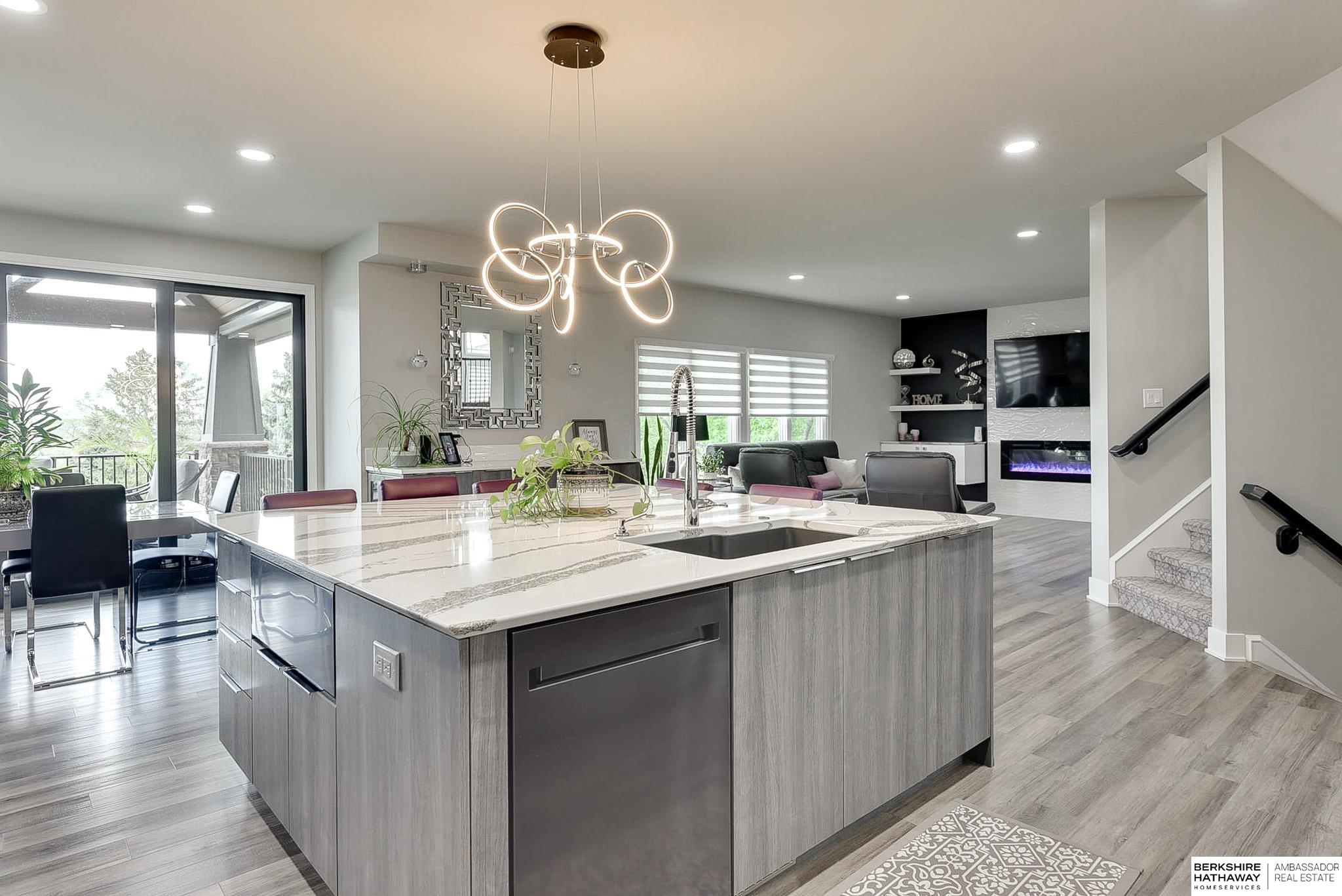 Omaha, Nebraska 68130, United States, 5 Bedrooms Bedrooms, ,5 BathroomsBathrooms,Residential,Pending,117465