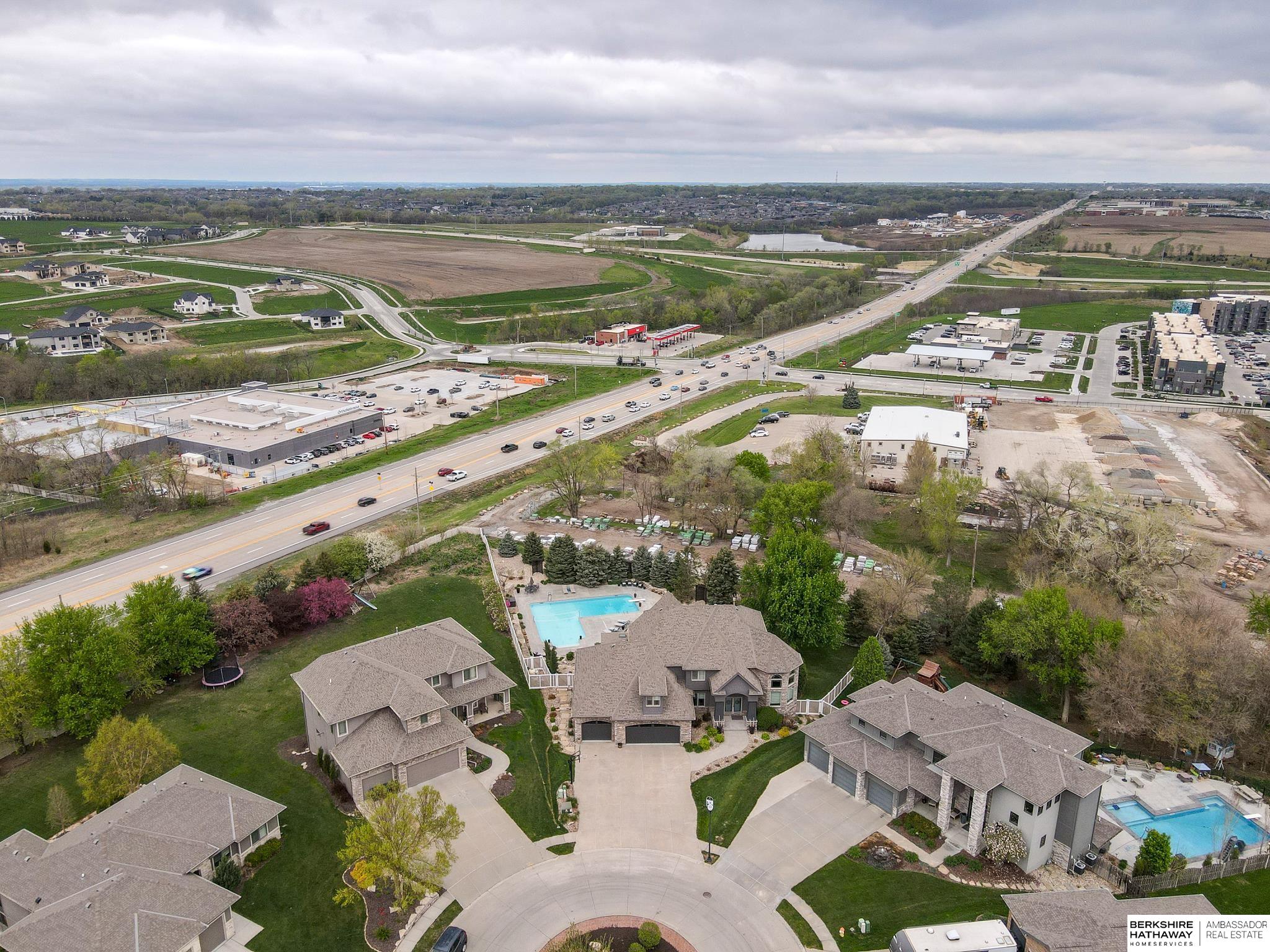 Omaha, Nebraska 68130, United States, 5 Bedrooms Bedrooms, ,5 BathroomsBathrooms,Residential,Pending,117465