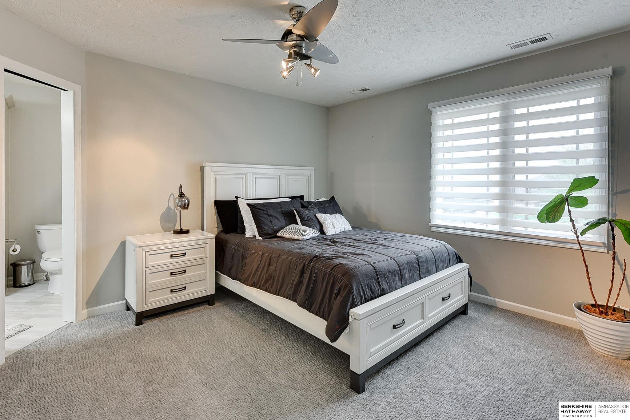 Omaha, Nebraska 68130, United States, 5 Bedrooms Bedrooms, ,5 BathroomsBathrooms,Residential,Pending,117465