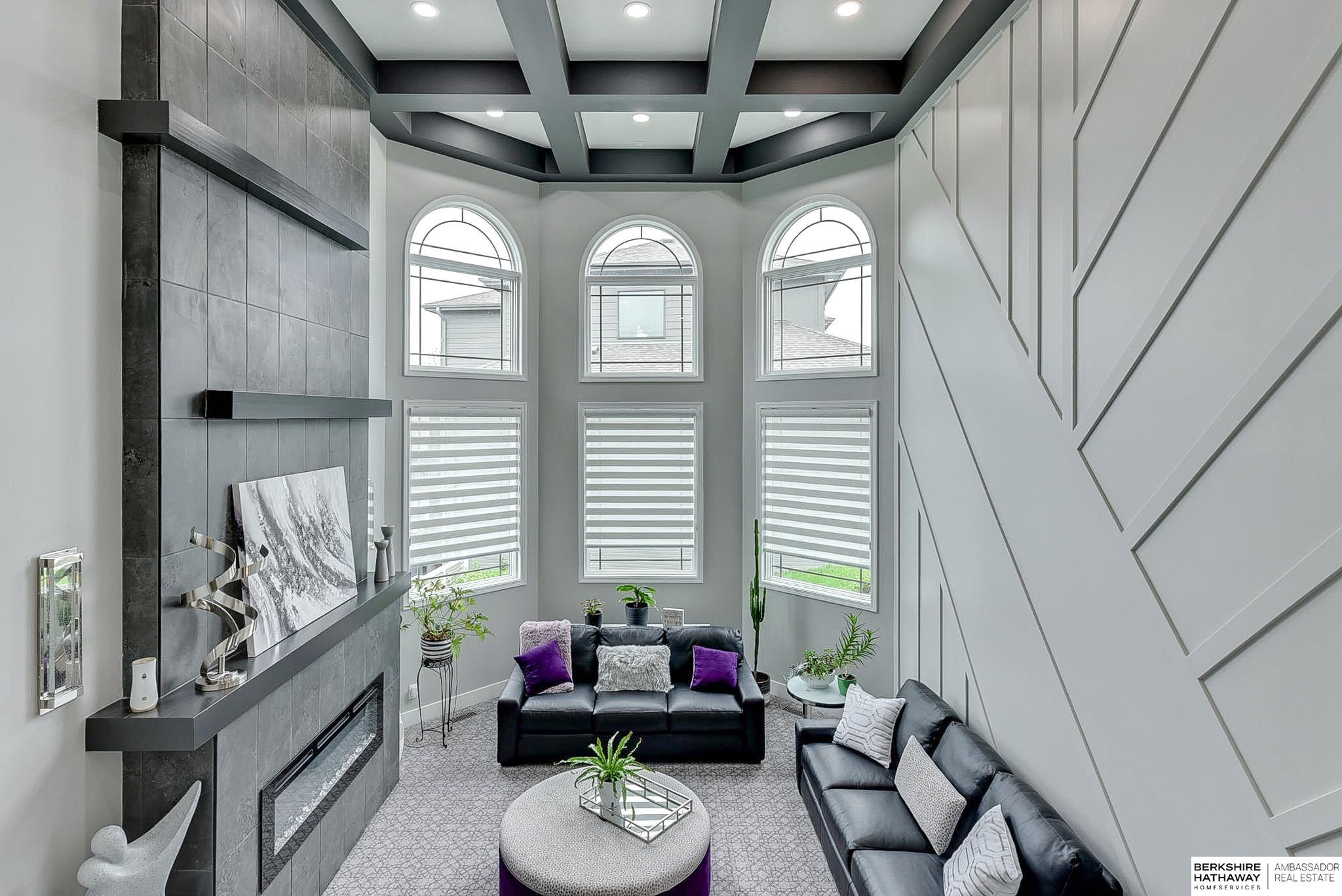 Omaha, Nebraska 68130, United States, 5 Bedrooms Bedrooms, ,5 BathroomsBathrooms,Residential,Pending,117465