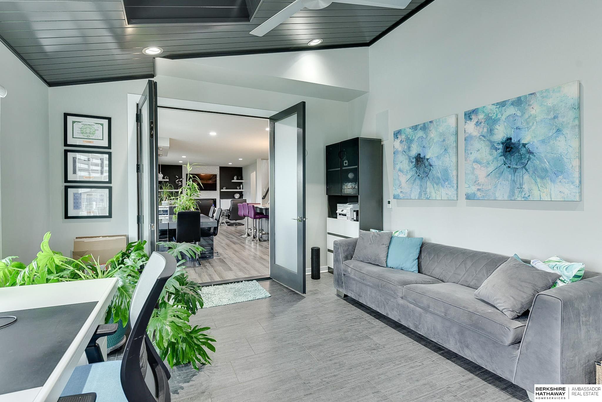 Omaha, Nebraska 68130, United States, 5 Bedrooms Bedrooms, ,5 BathroomsBathrooms,Residential,Pending,117465