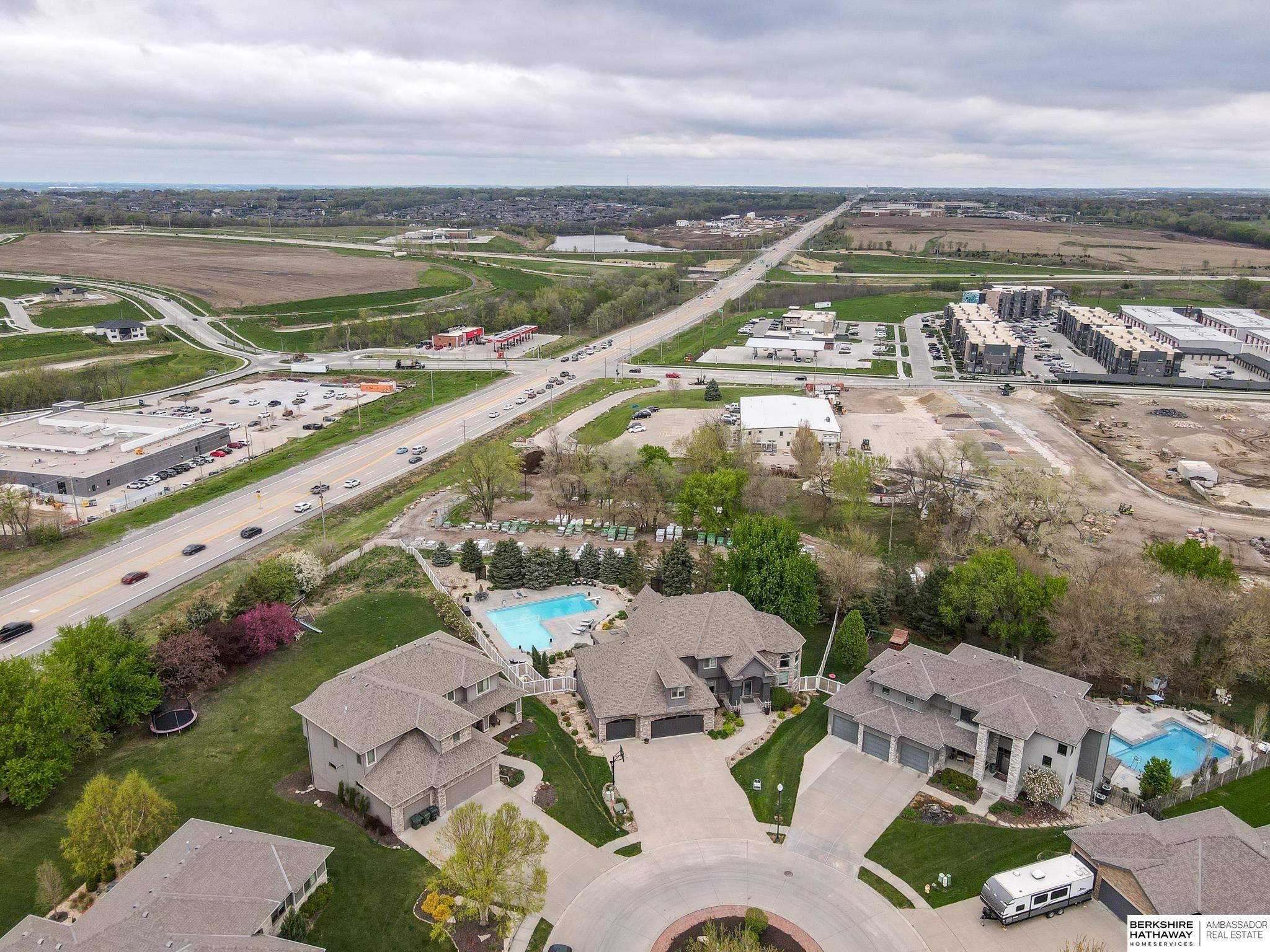 Omaha, Nebraska 68130, United States, 5 Bedrooms Bedrooms, ,5 BathroomsBathrooms,Residential,Pending,117465