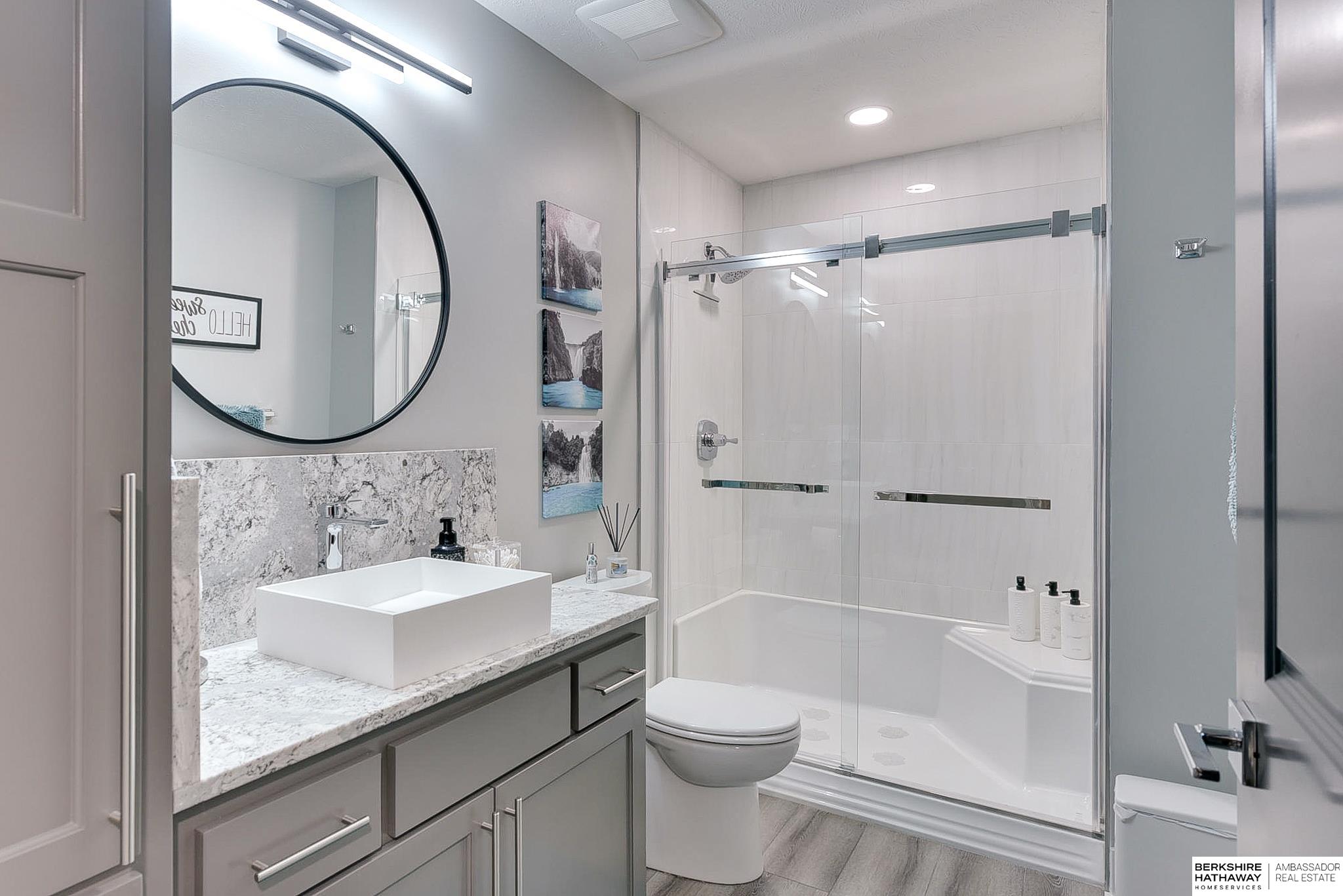 Omaha, Nebraska 68130, United States, 5 Bedrooms Bedrooms, ,5 BathroomsBathrooms,Residential,Pending,117465