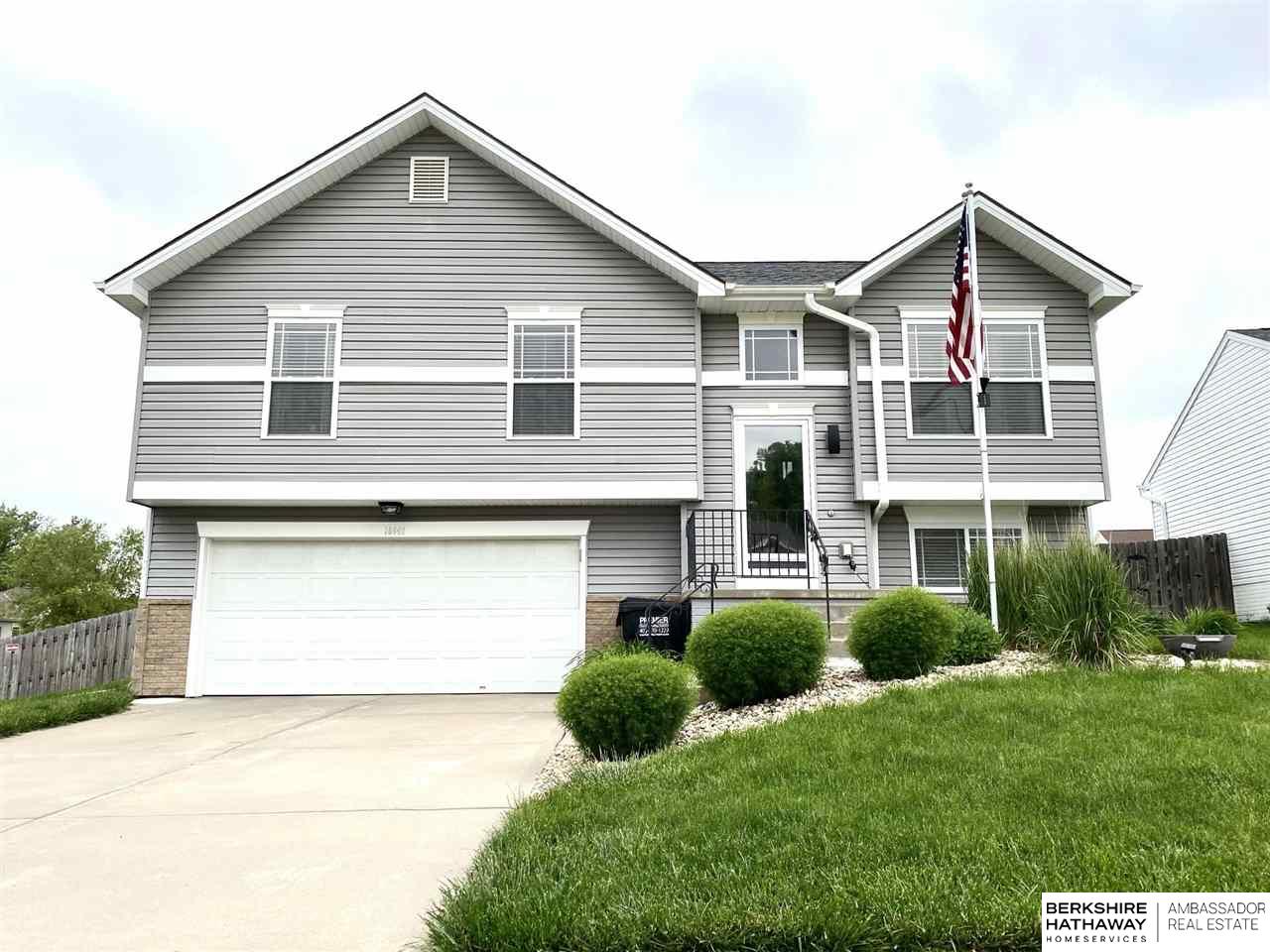 Photo 1 of 27 — 15842 Briar Street, Omaha, NE 68136