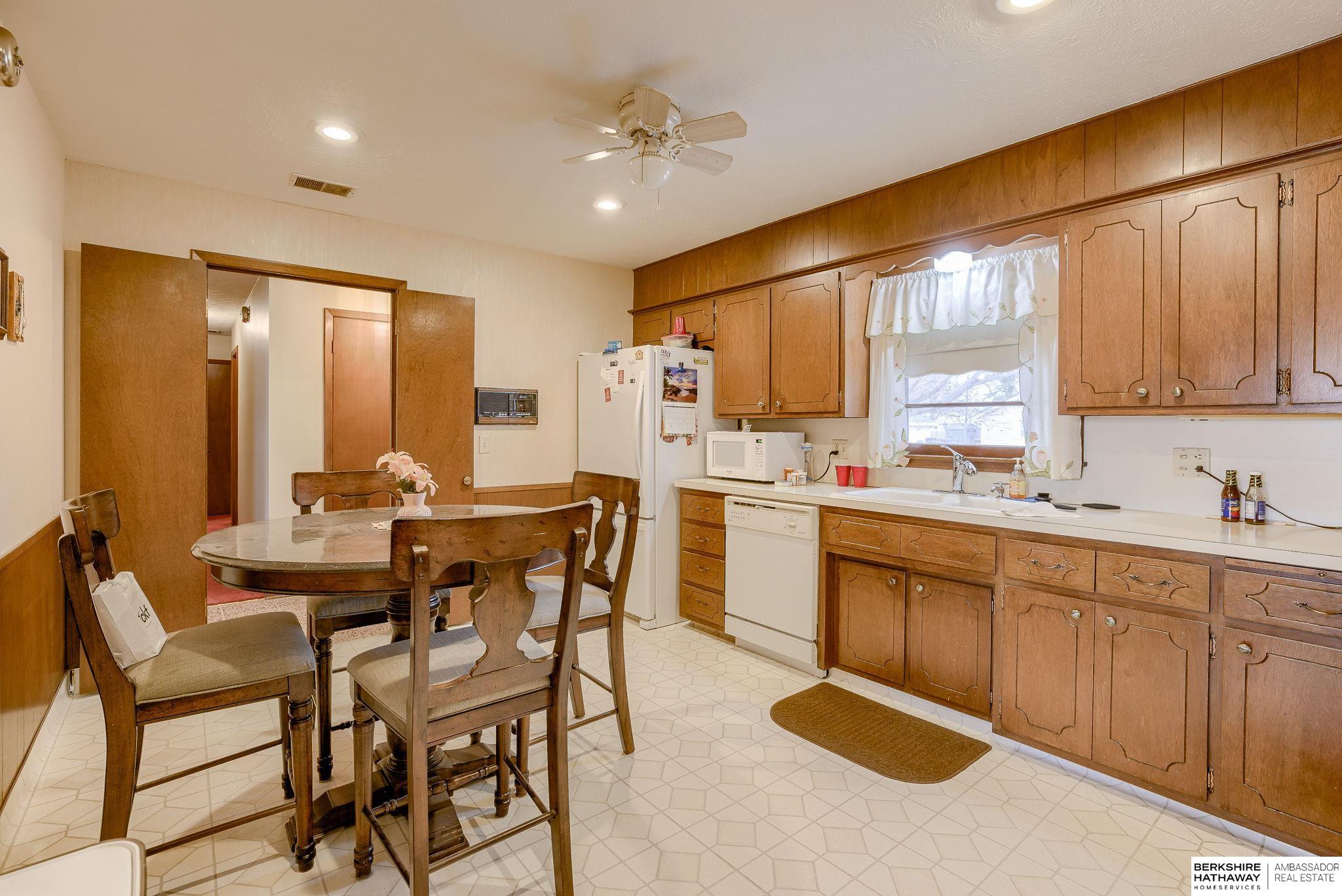 Bellevue, Nebraska 68147, United States, 3 Bedrooms Bedrooms, ,3 BathroomsBathrooms,Residential,Active,93854