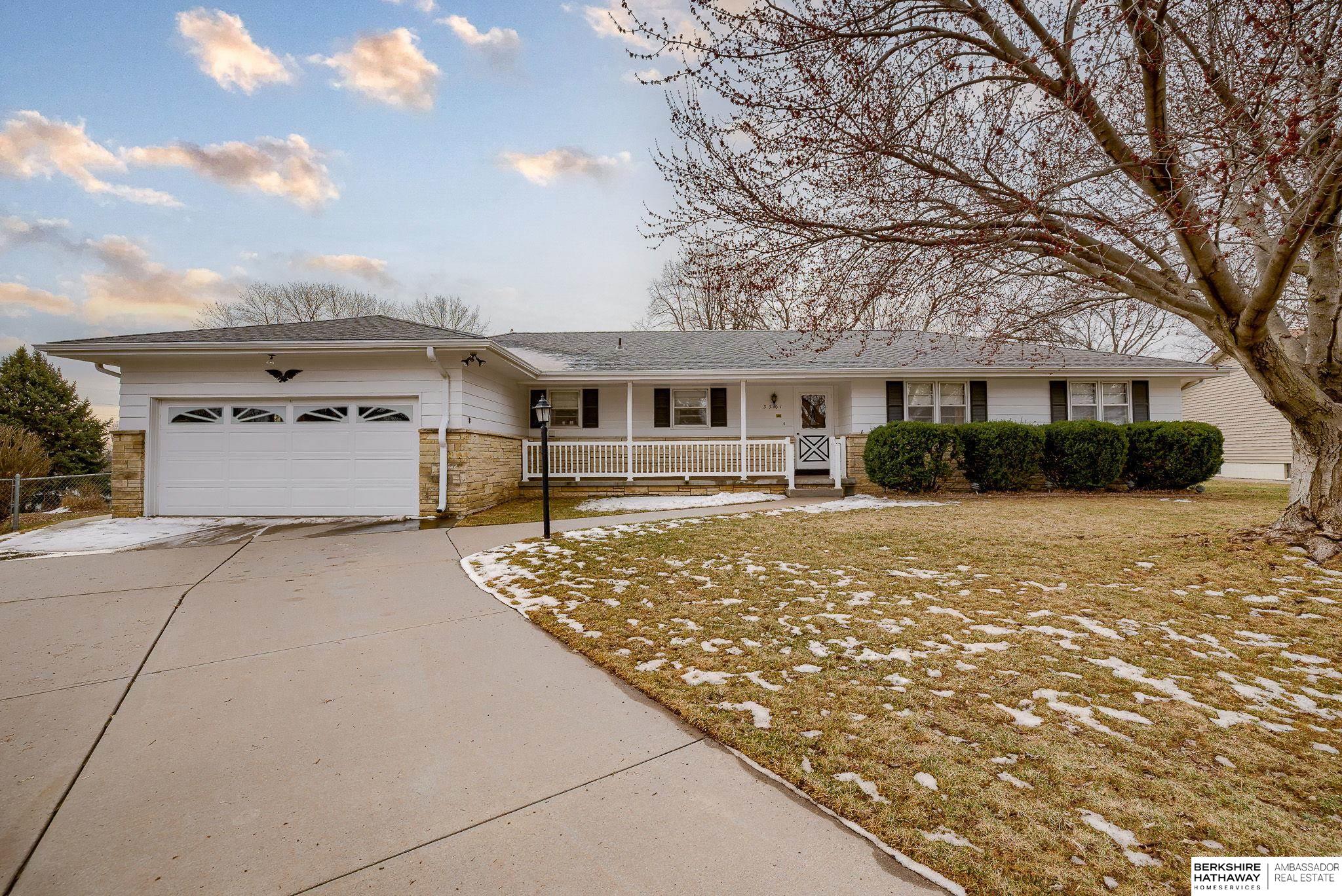 Bellevue, Nebraska 68147, United States, 3 Bedrooms Bedrooms, ,3 BathroomsBathrooms,Residential,Active,93854