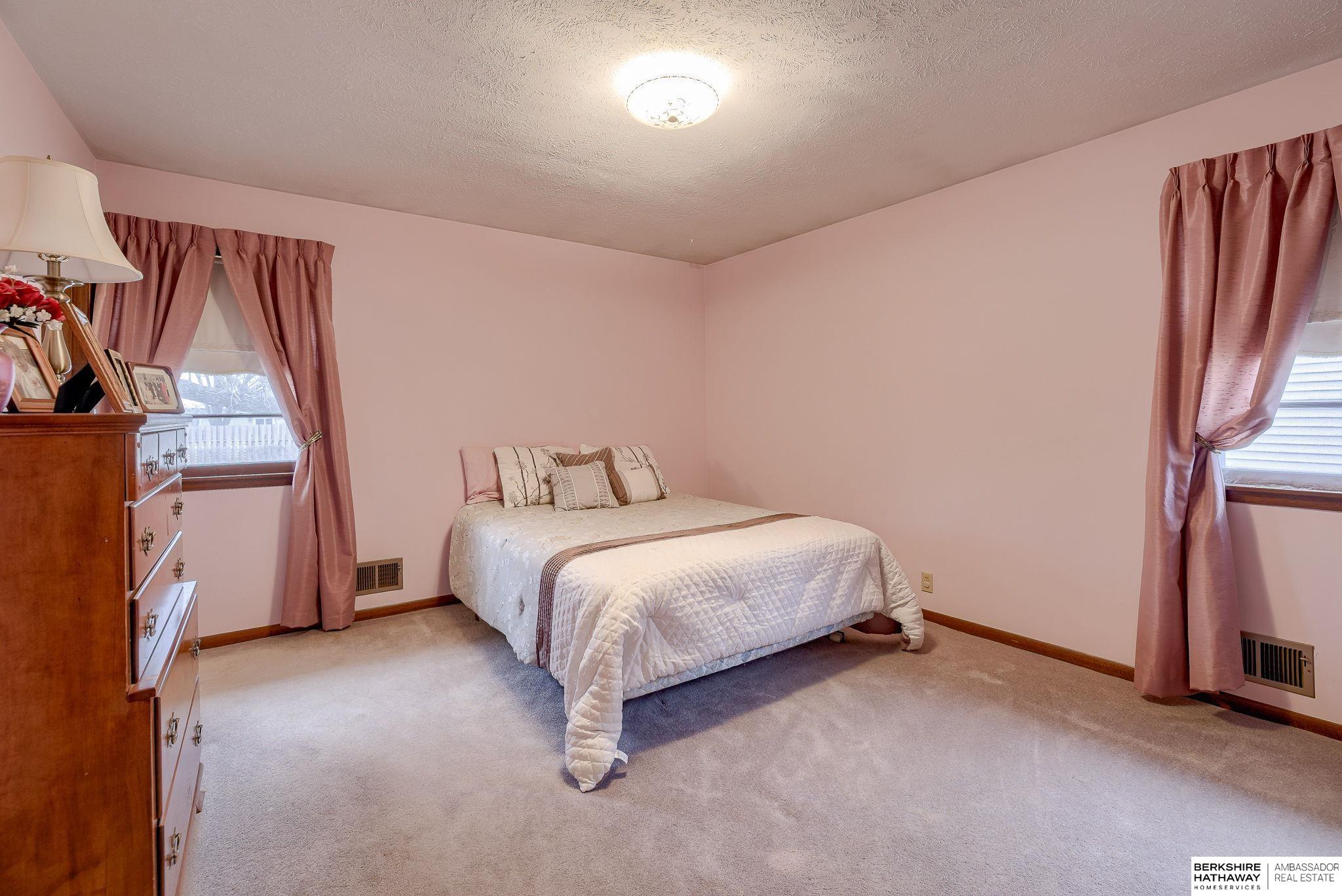 Bellevue, Nebraska 68147, United States, 3 Bedrooms Bedrooms, ,3 BathroomsBathrooms,Residential,Active,93854