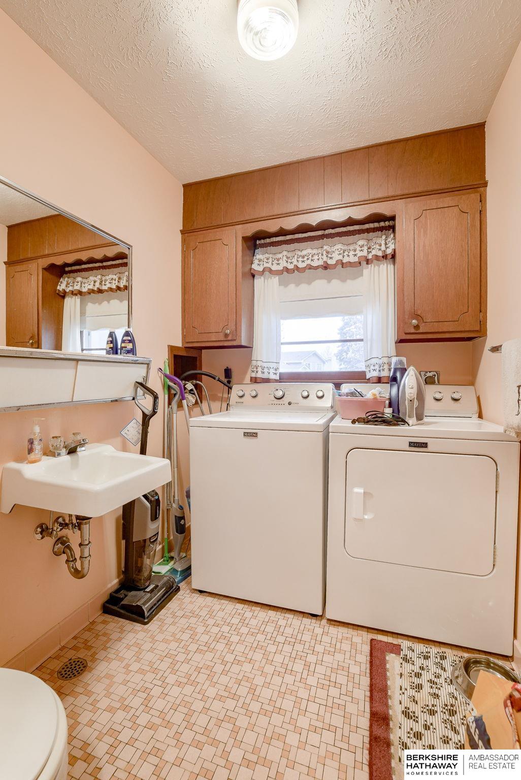 Bellevue, Nebraska 68147, United States, 3 Bedrooms Bedrooms, ,3 BathroomsBathrooms,Residential,Active,93854