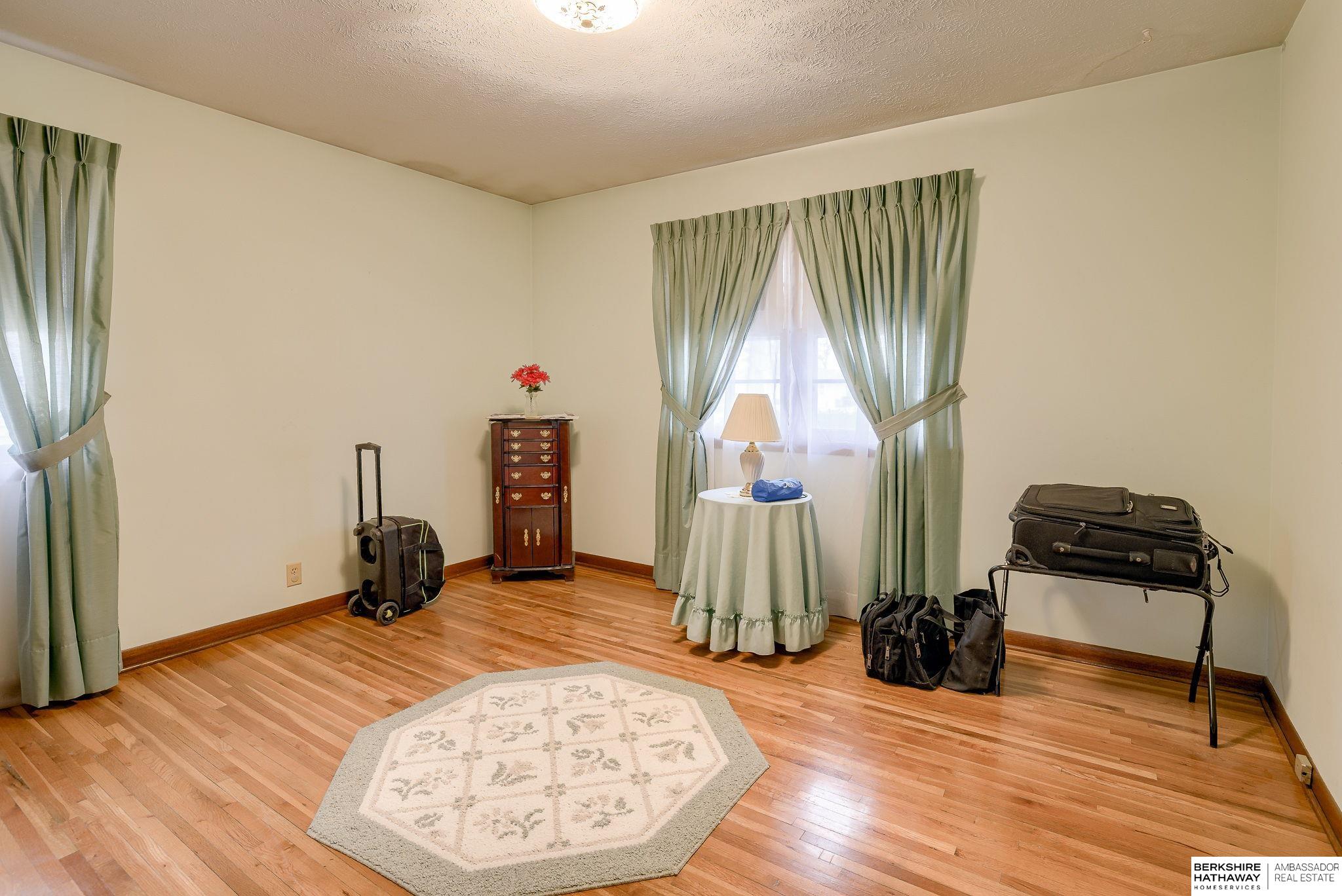 Bellevue, Nebraska 68147, United States, 3 Bedrooms Bedrooms, ,3 BathroomsBathrooms,Residential,Active,93854