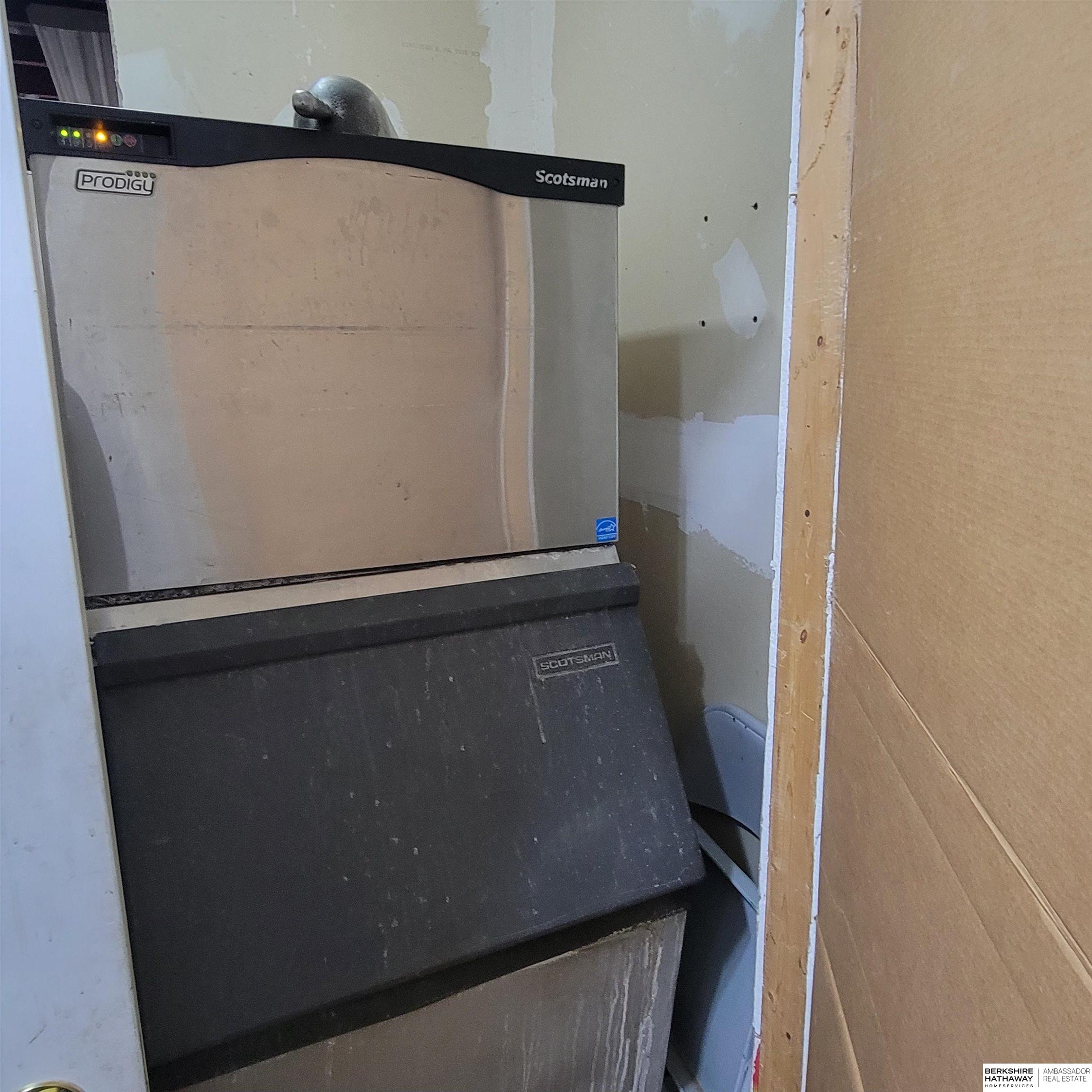 Beaver Crossing, Nebraska 68313, United States, 3 Bedrooms Bedrooms, ,2 BathroomsBathrooms,Residential,Active,81922