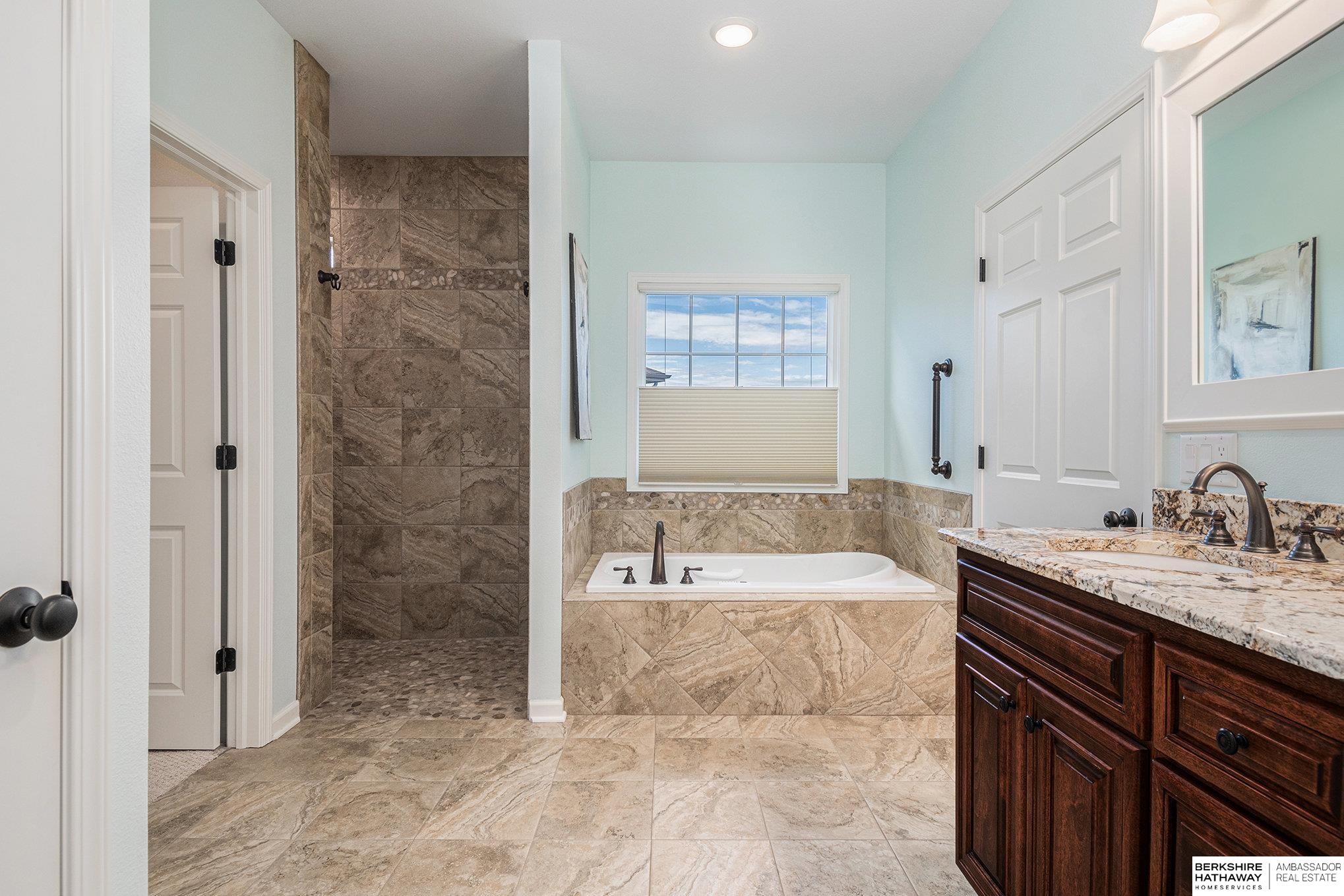 Springfield, Nebraska 68059, United States, 4 Bedrooms Bedrooms, ,3 BathroomsBathrooms,Residential,Active,98020