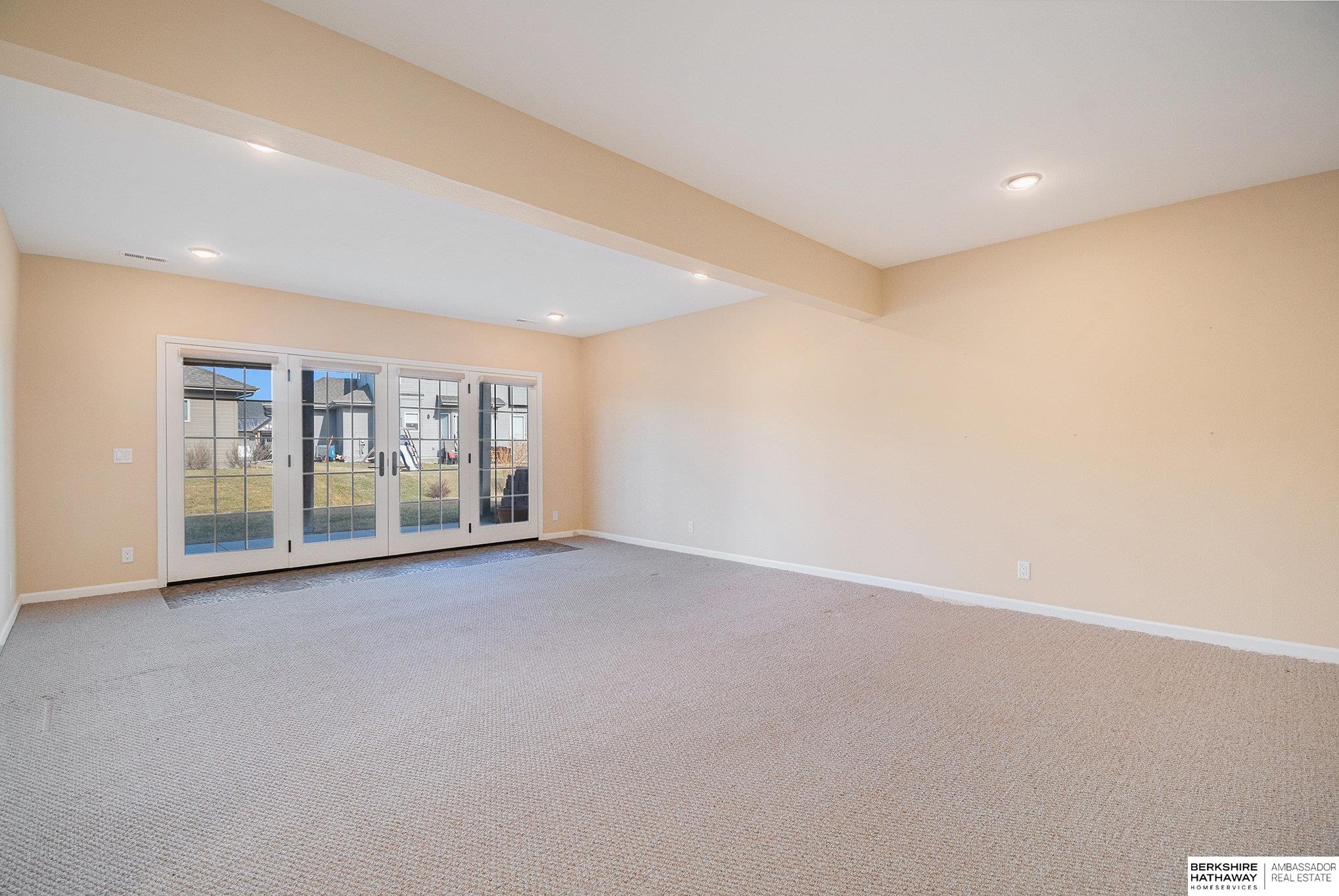 Springfield, Nebraska 68059, United States, 4 Bedrooms Bedrooms, ,3 BathroomsBathrooms,Residential,Active,98020