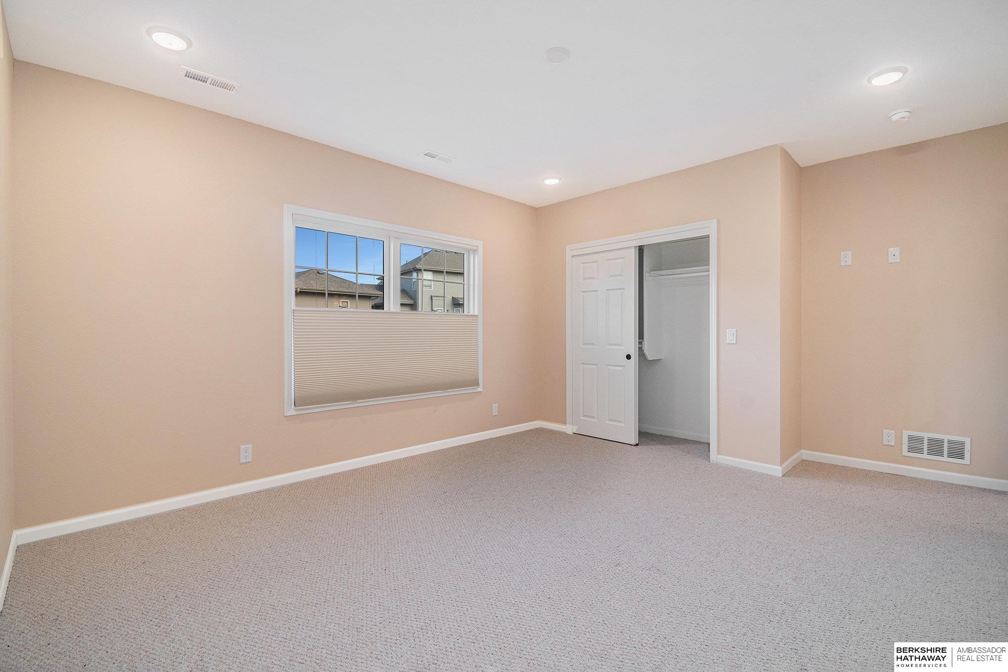 Springfield, Nebraska 68059, United States, 4 Bedrooms Bedrooms, ,3 BathroomsBathrooms,Residential,Active,98020