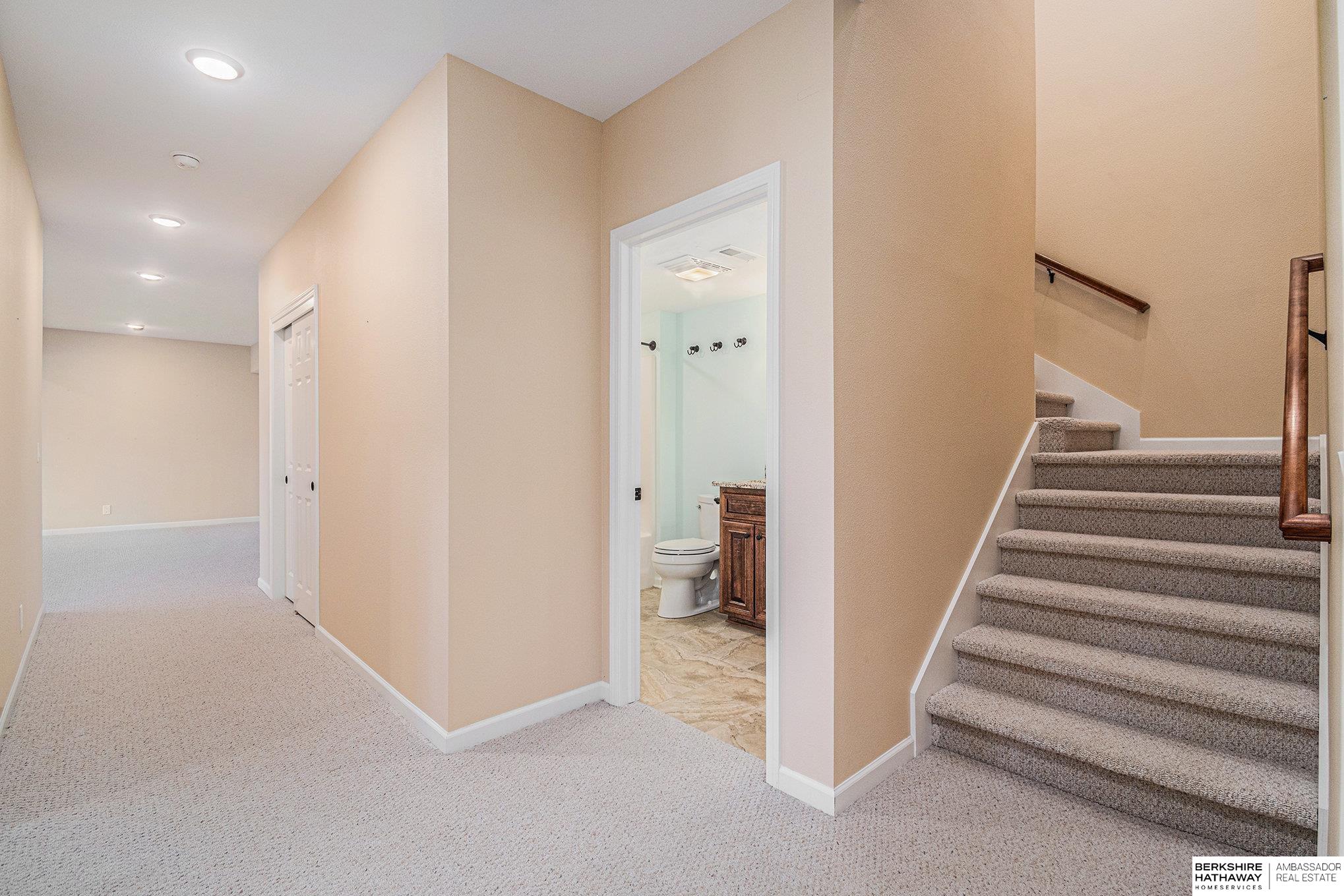 Springfield, Nebraska 68059, United States, 4 Bedrooms Bedrooms, ,3 BathroomsBathrooms,Residential,Active,98020