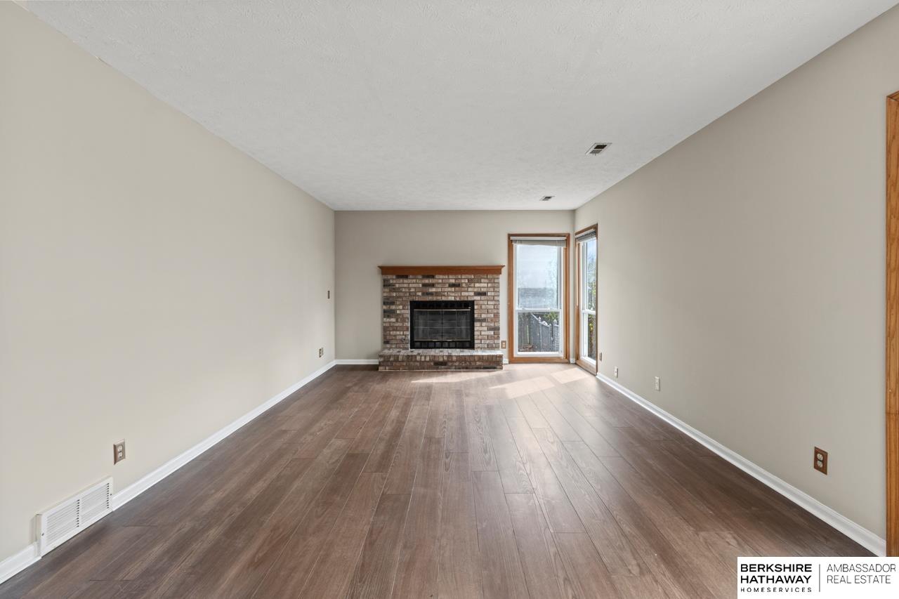 Papillion, Nebraska 68046, United States, 3 Bedrooms Bedrooms, ,3 BathroomsBathrooms,Residential,Pending,115653