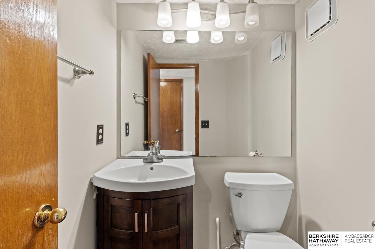 Papillion, Nebraska 68046, United States, 3 Bedrooms Bedrooms, ,3 BathroomsBathrooms,Residential,Pending,115653