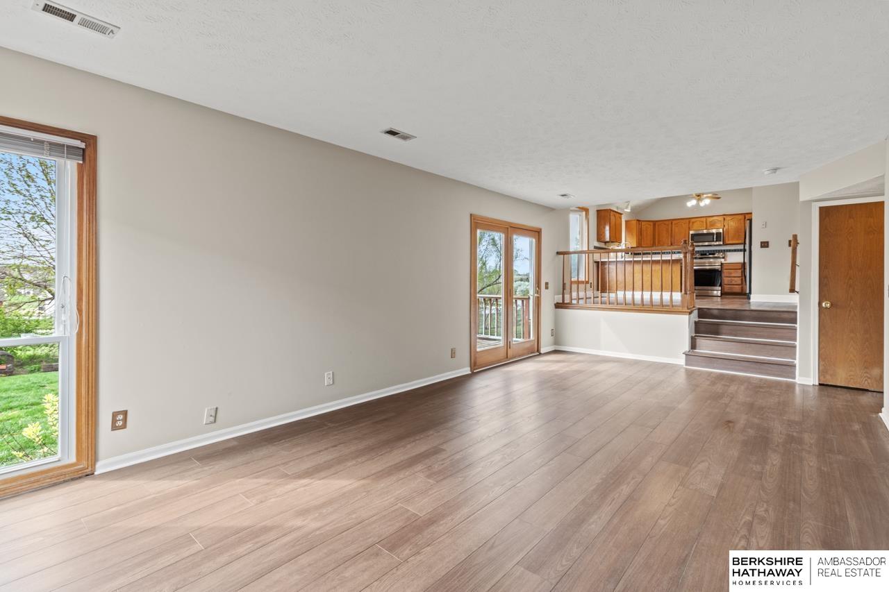 Papillion, Nebraska 68046, United States, 3 Bedrooms Bedrooms, ,3 BathroomsBathrooms,Residential,Pending,115653