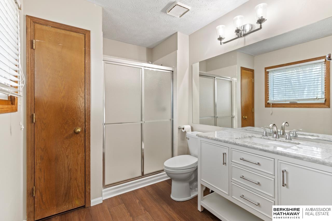 Papillion, Nebraska 68046, United States, 3 Bedrooms Bedrooms, ,3 BathroomsBathrooms,Residential,Pending,115653