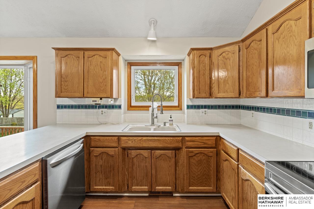 Papillion, Nebraska 68046, United States, 3 Bedrooms Bedrooms, ,3 BathroomsBathrooms,Residential,Pending,115653