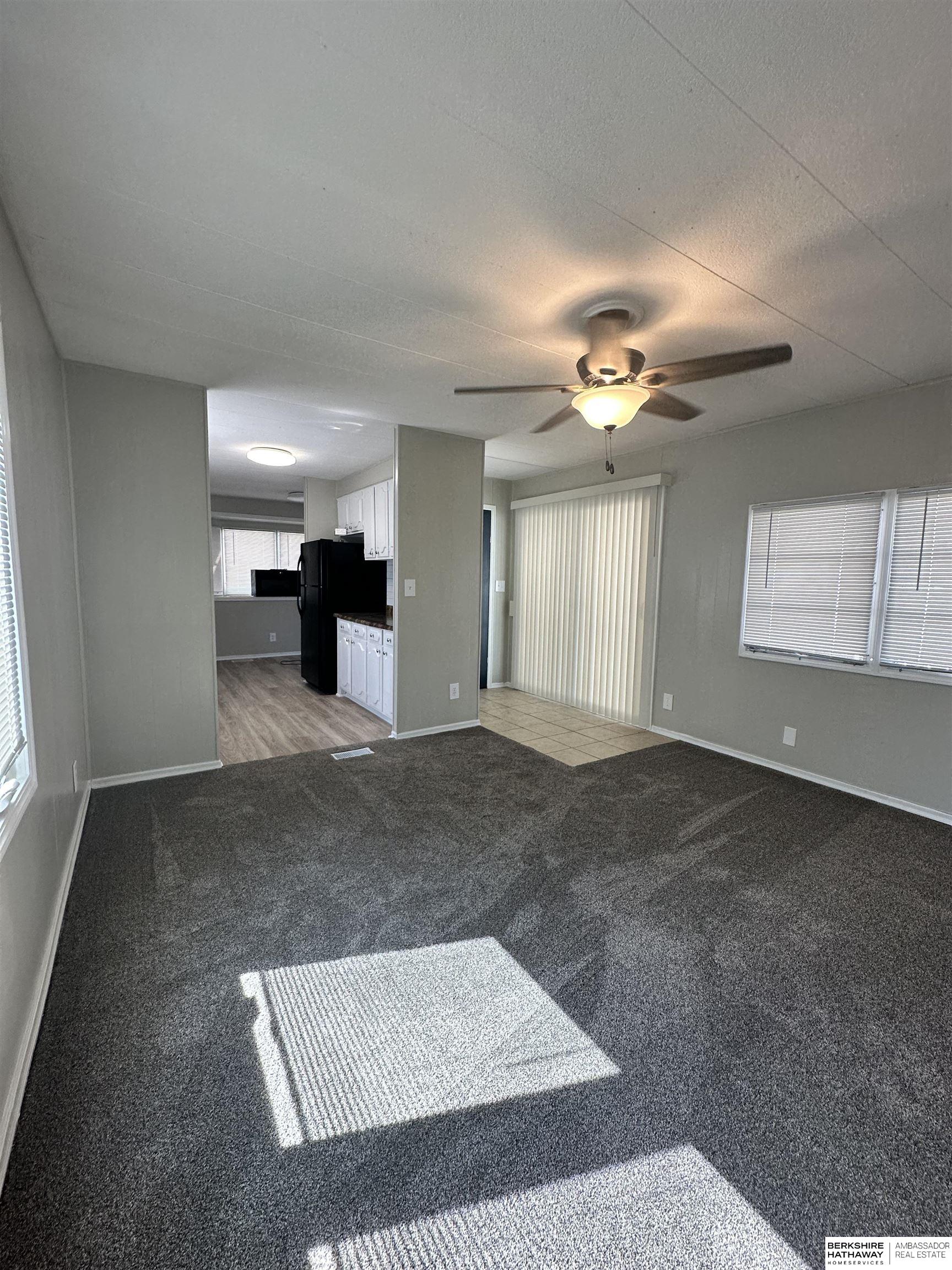 Omaha, Nebraska 68112, United States, 2 Bedrooms Bedrooms, ,1 BathroomBathrooms,Residential,Pending,124382