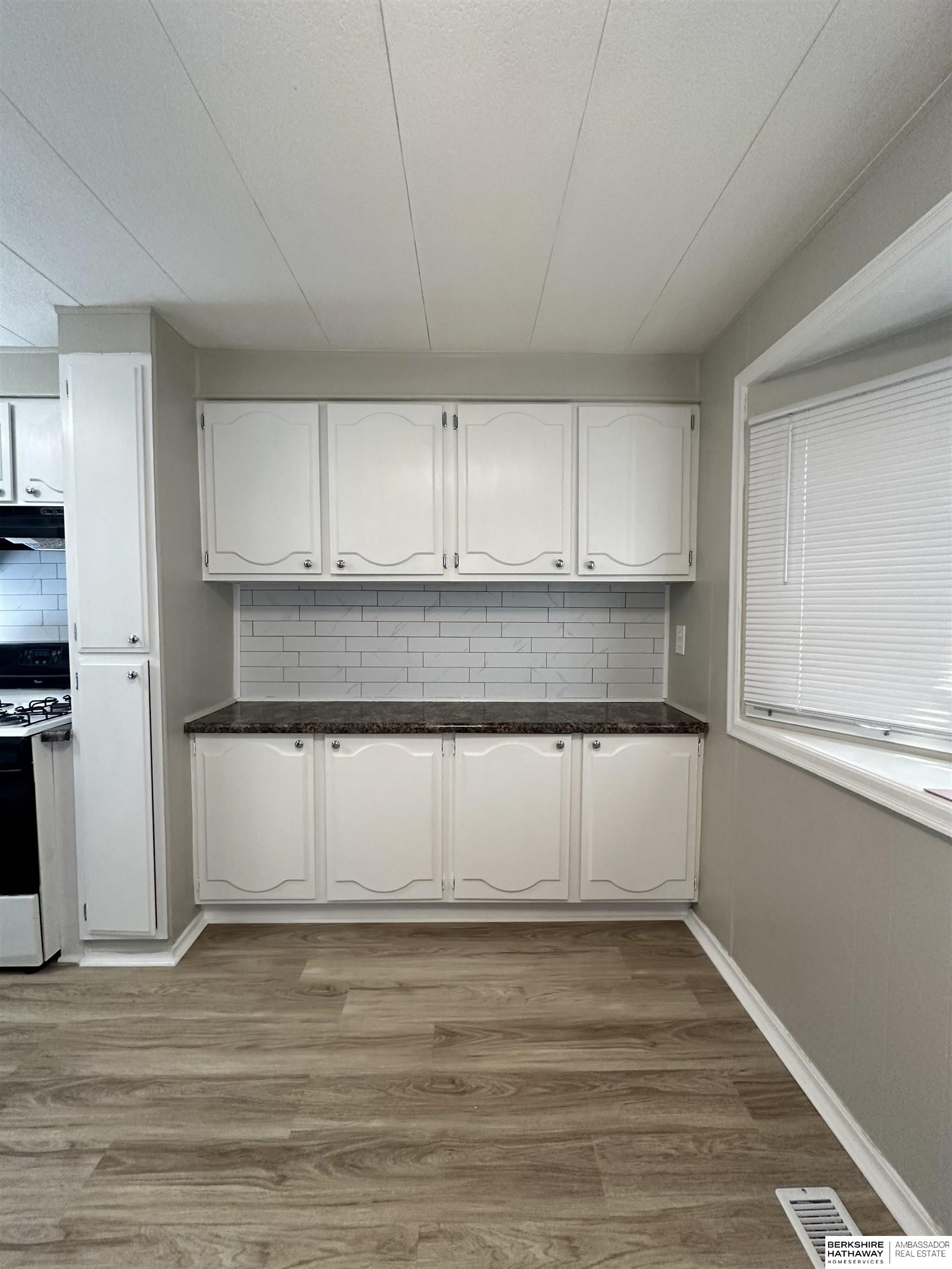 Omaha, Nebraska 68112, United States, 2 Bedrooms Bedrooms, ,1 BathroomBathrooms,Residential,Pending,124382