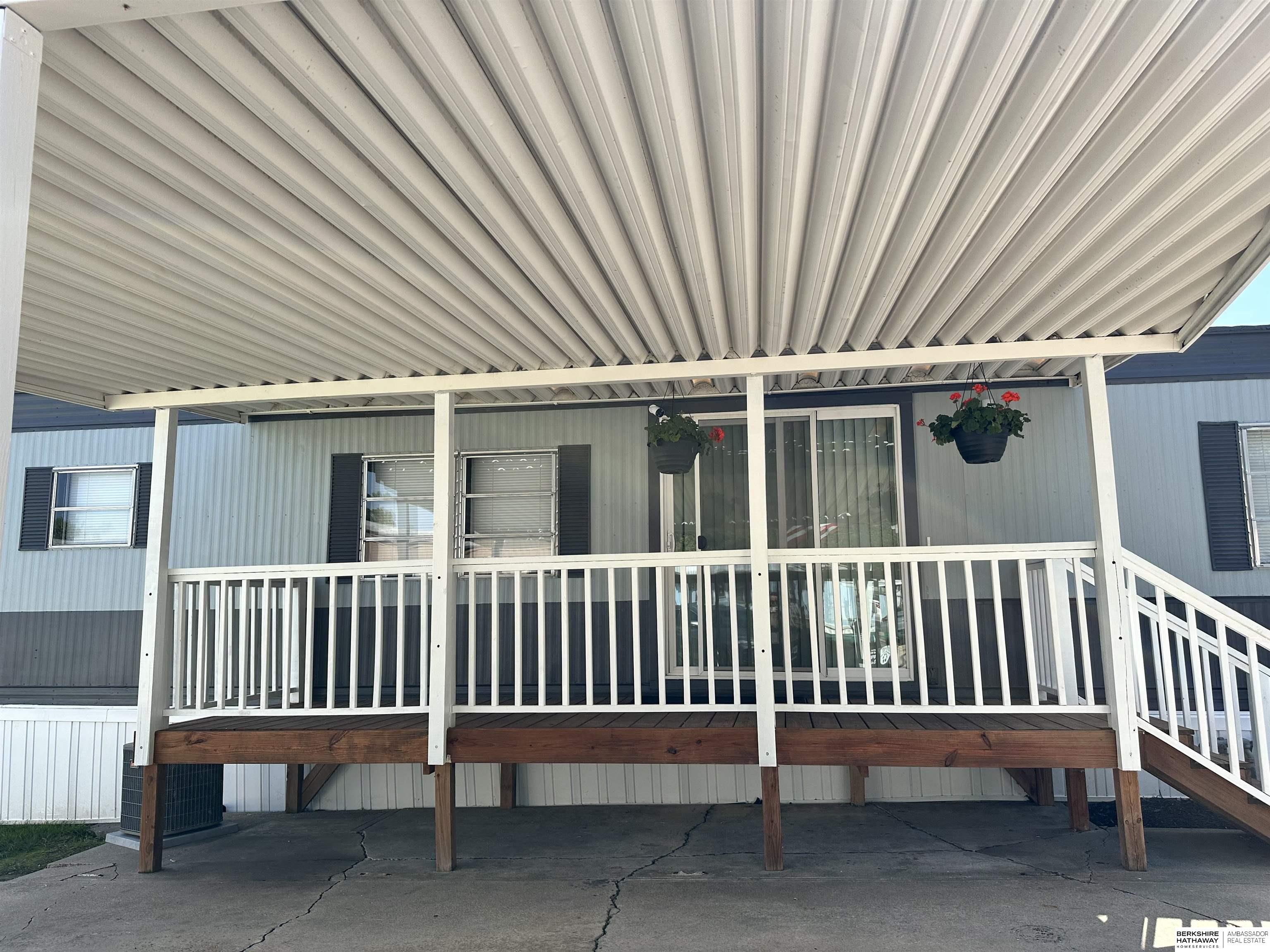 Omaha, Nebraska 68112, United States, 2 Bedrooms Bedrooms, ,1 BathroomBathrooms,Residential,Pending,124382