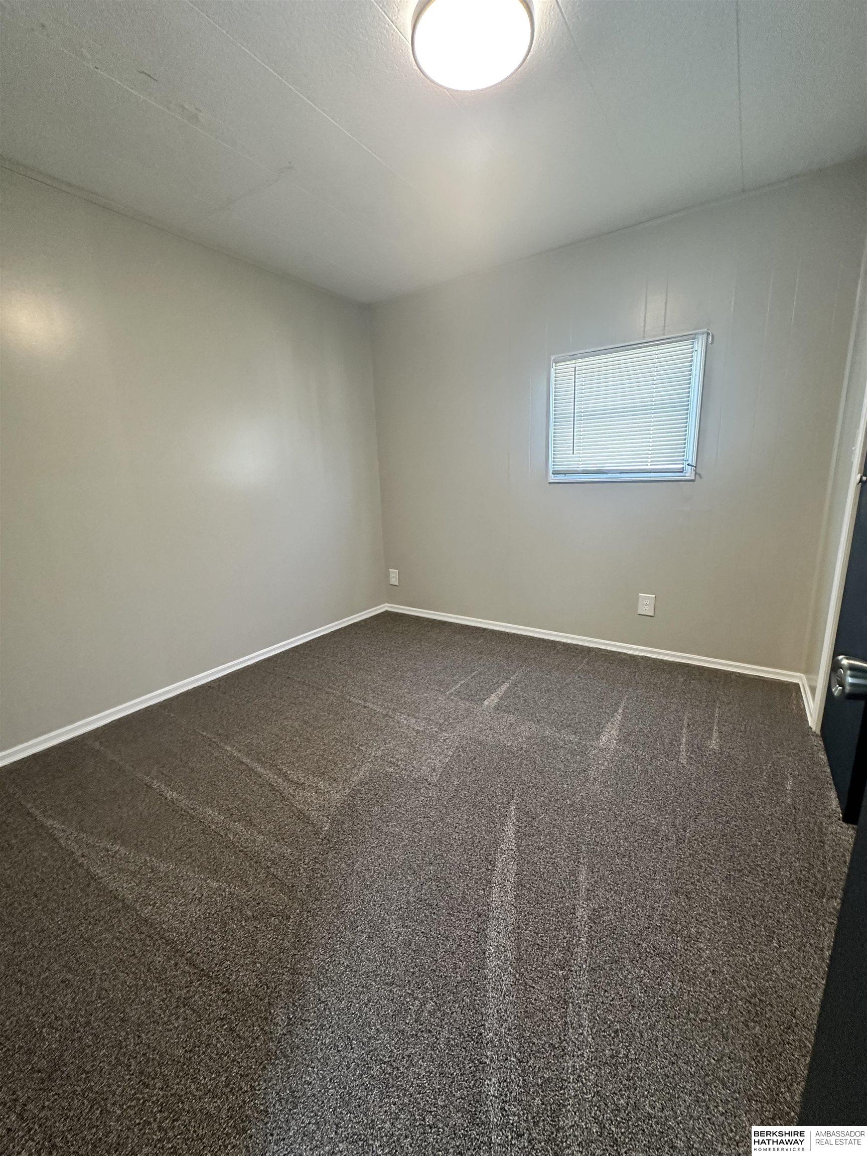 Omaha, Nebraska 68112, United States, 2 Bedrooms Bedrooms, ,1 BathroomBathrooms,Residential,Pending,124382