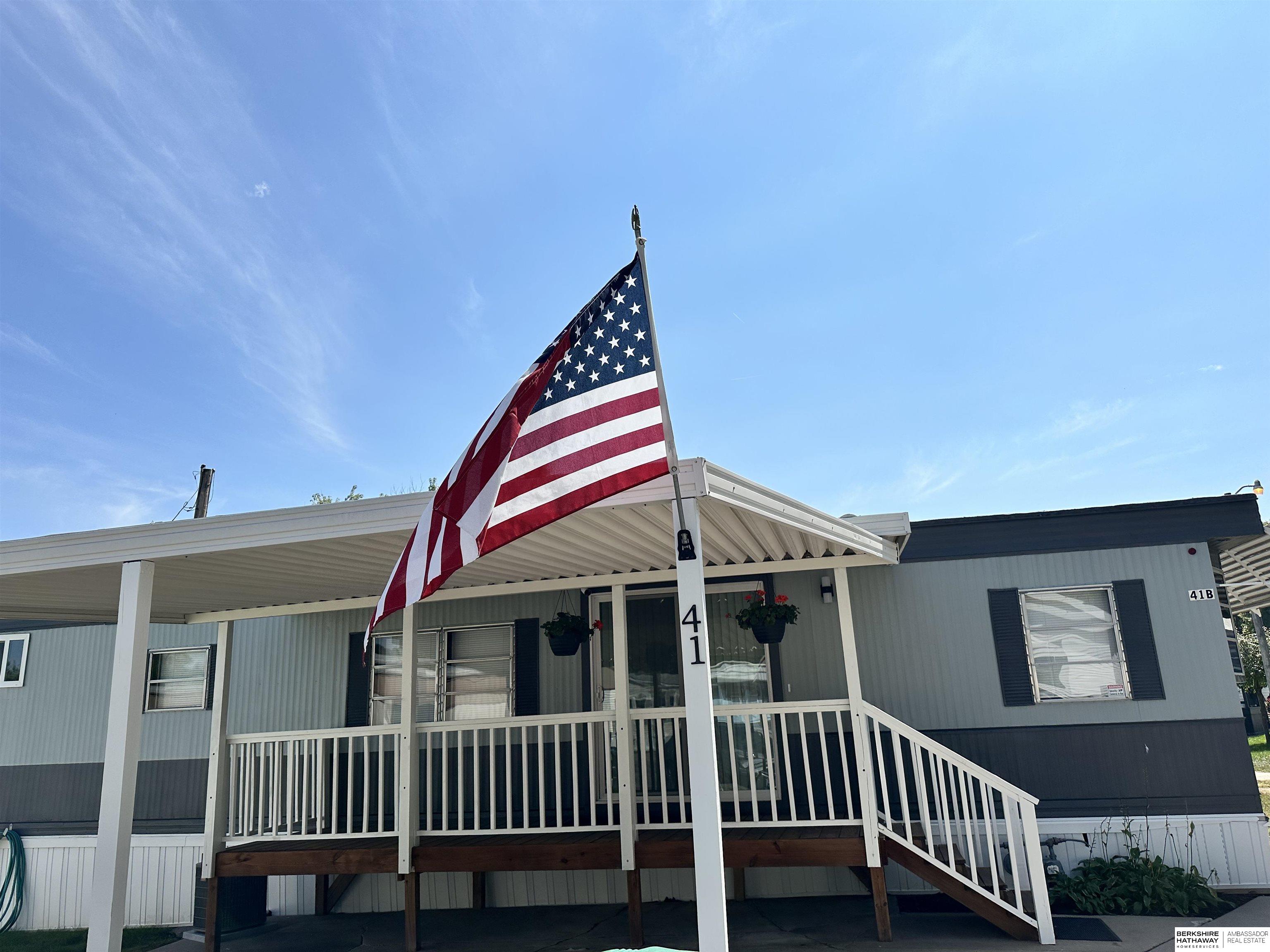 Omaha, Nebraska 68112, United States, 2 Bedrooms Bedrooms, ,1 BathroomBathrooms,Residential,Pending,124382