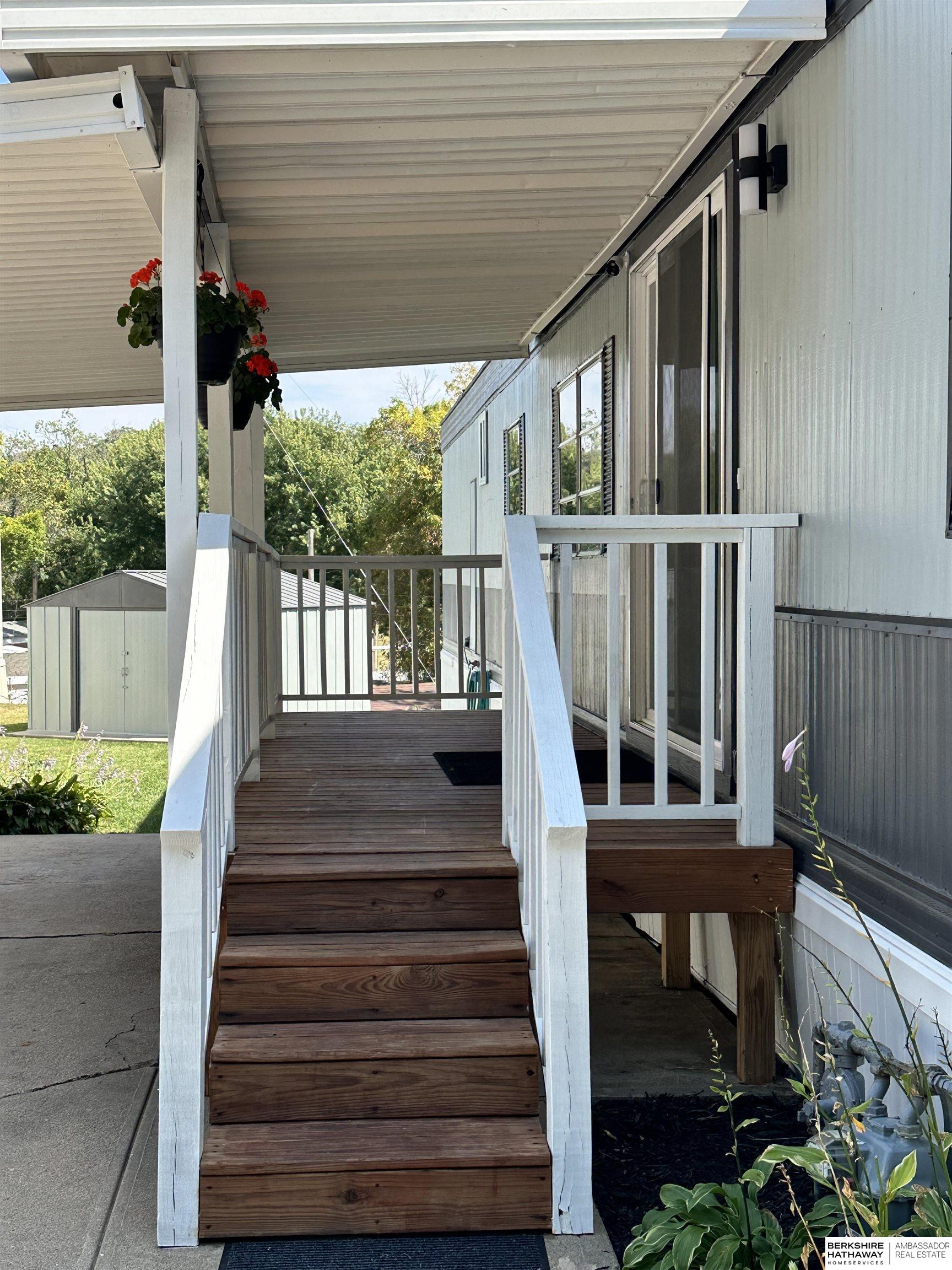 Omaha, Nebraska 68112, United States, 2 Bedrooms Bedrooms, ,1 BathroomBathrooms,Residential,Pending,124382