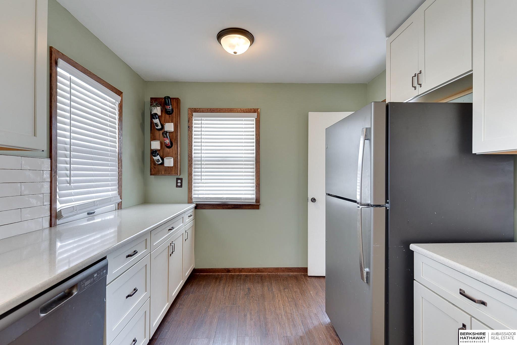 Omaha, Nebraska 68106, United States, 3 Bedrooms Bedrooms, ,3 BathroomsBathrooms,Residential,Pending,93419