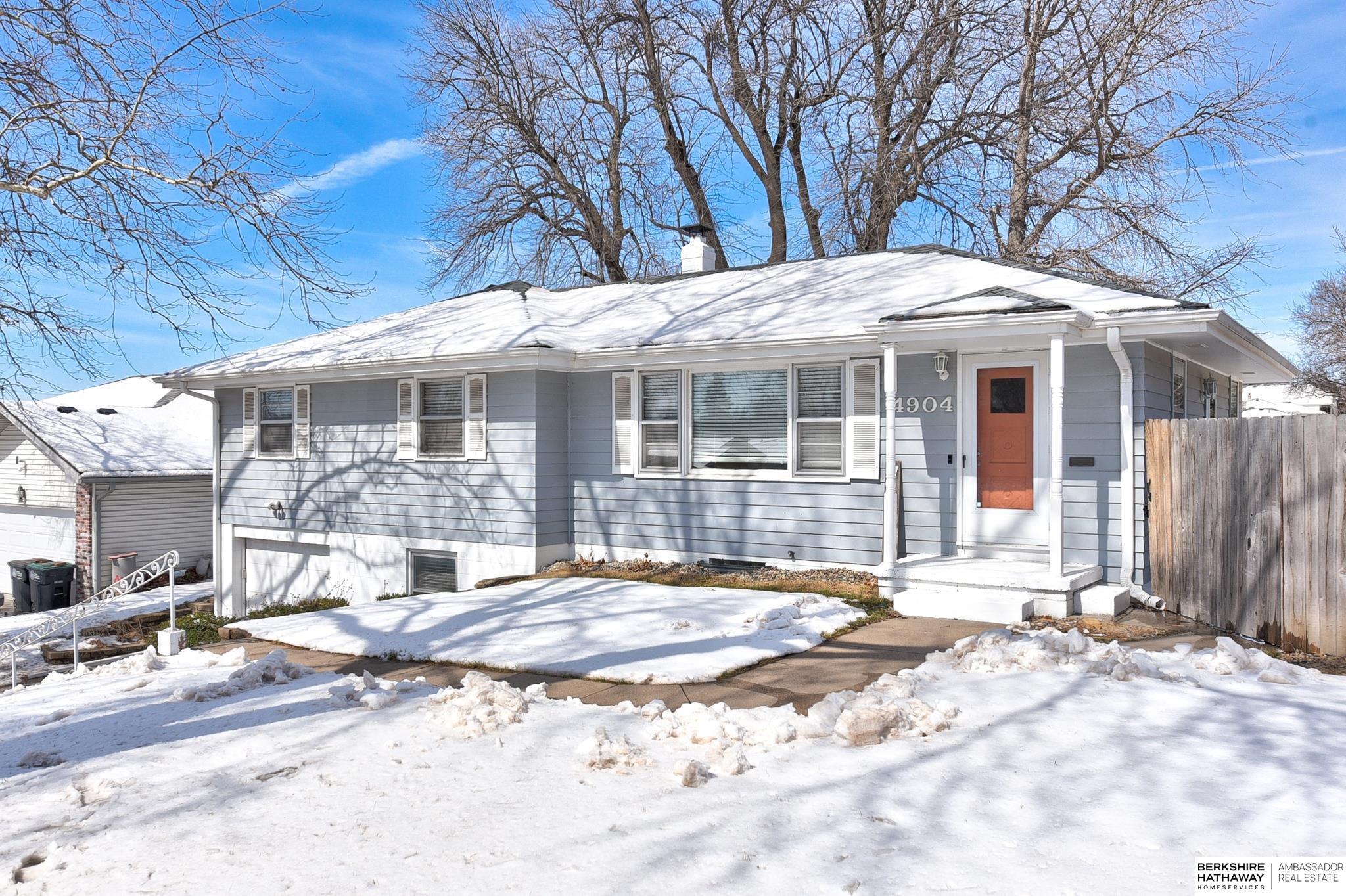 Omaha, Nebraska 68106, United States, 3 Bedrooms Bedrooms, ,3 BathroomsBathrooms,Residential,Pending,93419