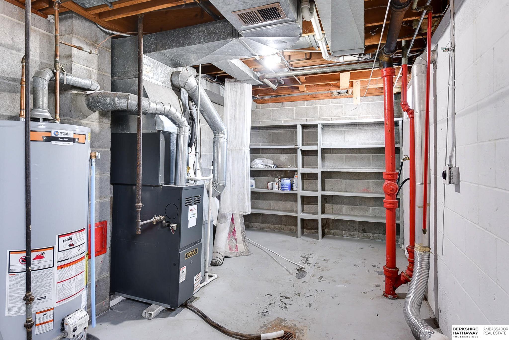 Omaha, Nebraska 68106, United States, 3 Bedrooms Bedrooms, ,3 BathroomsBathrooms,Residential,Pending,93419