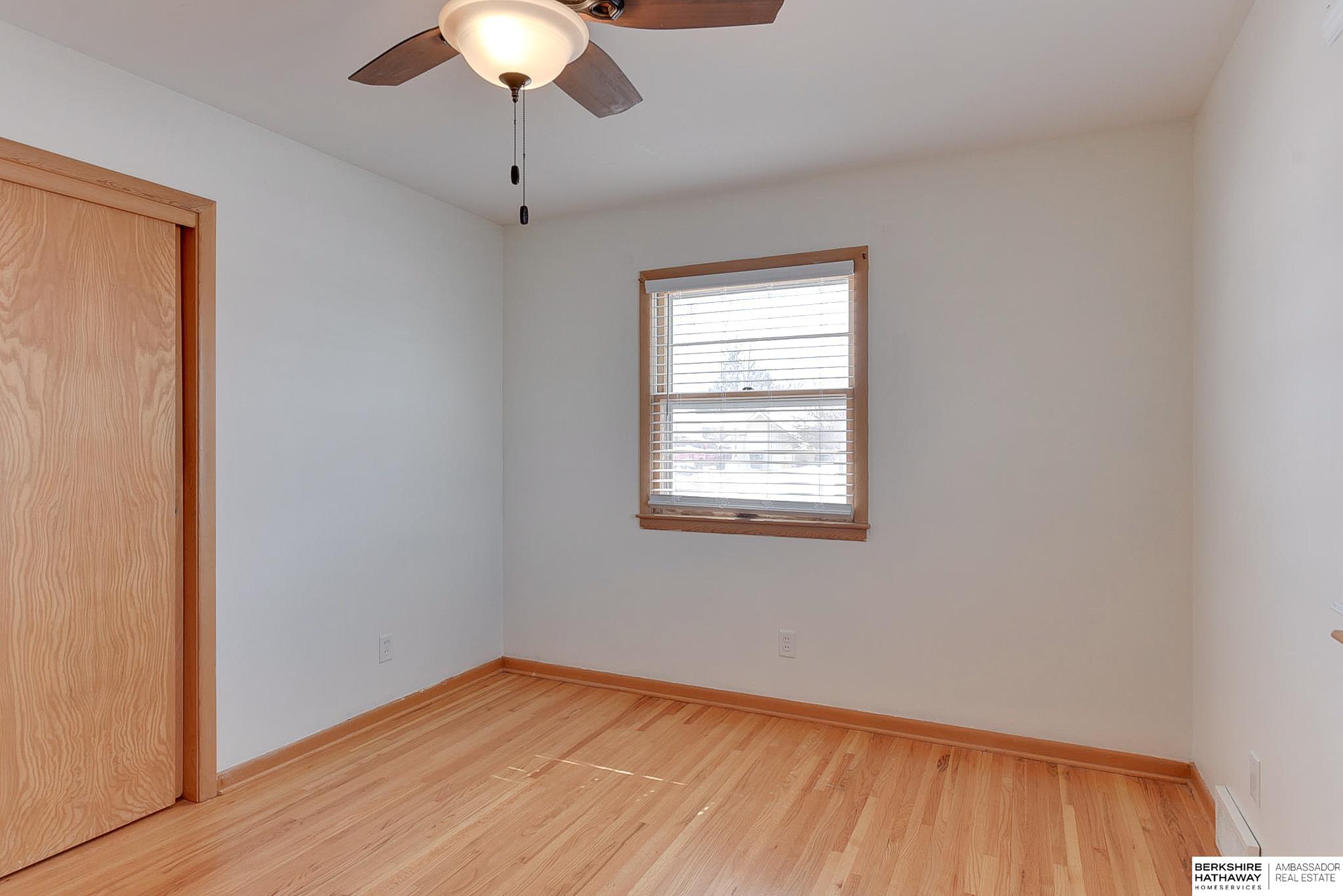 Omaha, Nebraska 68106, United States, 3 Bedrooms Bedrooms, ,3 BathroomsBathrooms,Residential,Pending,93419