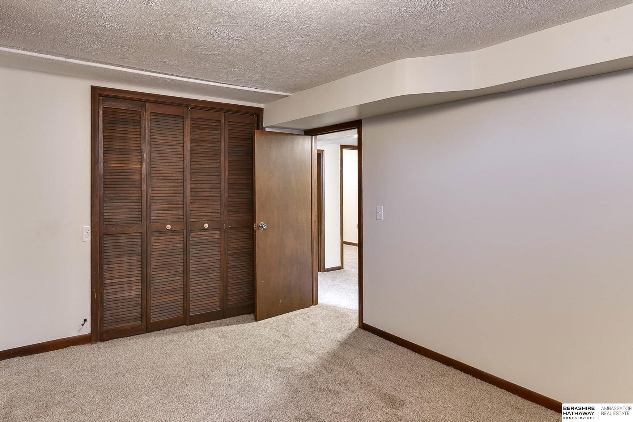 Omaha, Nebraska 68106, United States, 4 Bedrooms Bedrooms, ,3 BathroomsBathrooms,Residential,Active,13375