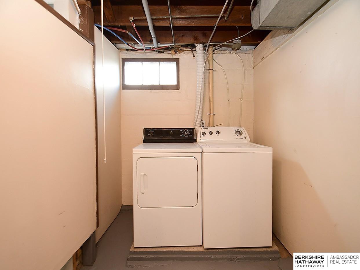 Omaha, Nebraska 68106, United States, 4 Bedrooms Bedrooms, ,3 BathroomsBathrooms,Residential,Active,13375