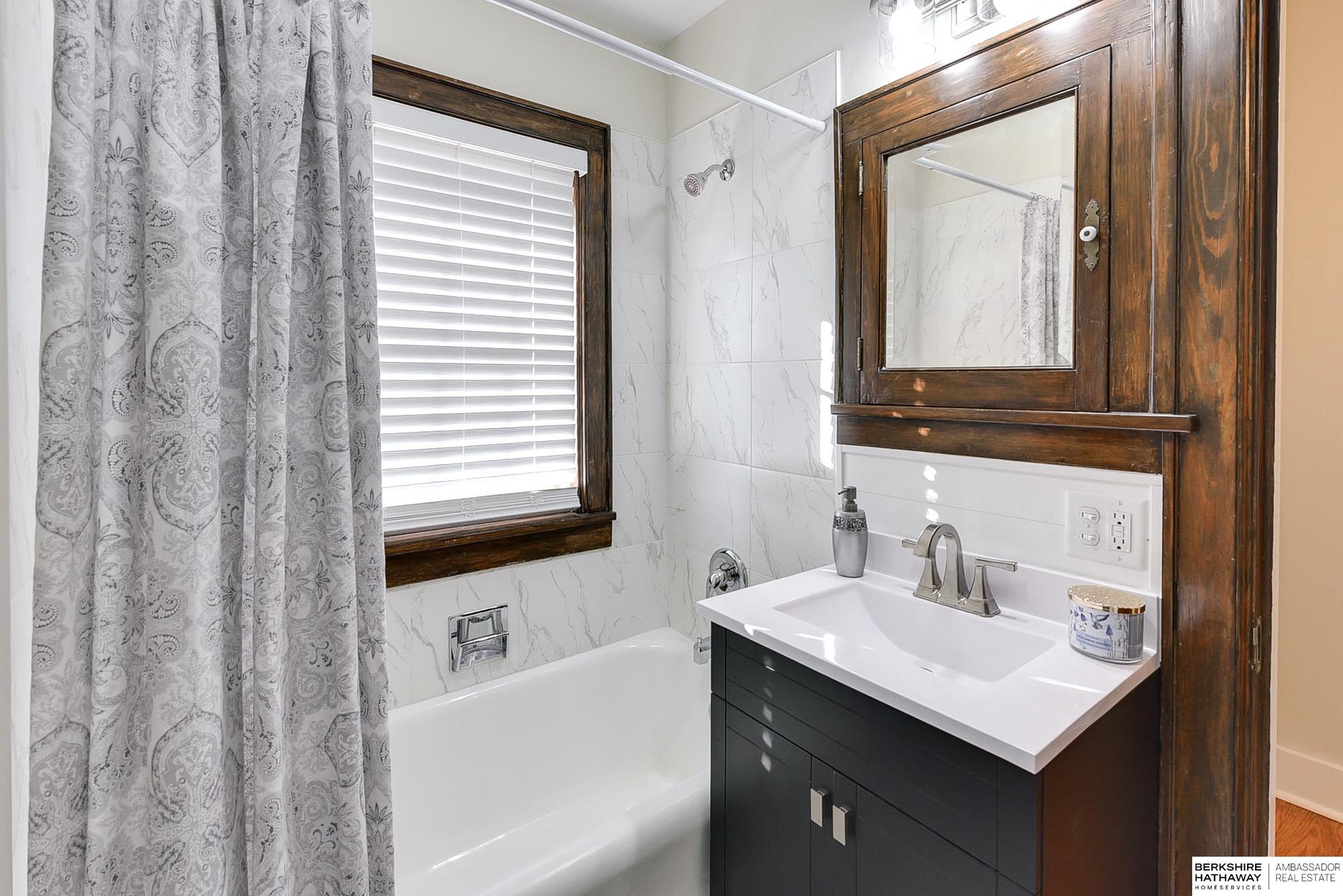 Omaha, Nebraska 68106, United States, 4 Bedrooms Bedrooms, ,3 BathroomsBathrooms,Residential,Active,13375