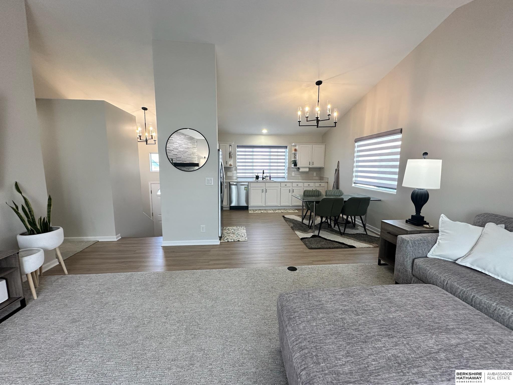 Omaha, Nebraska 68135, United States, 3 Bedrooms Bedrooms, ,2 BathroomsBathrooms,Residential,Pending,13873