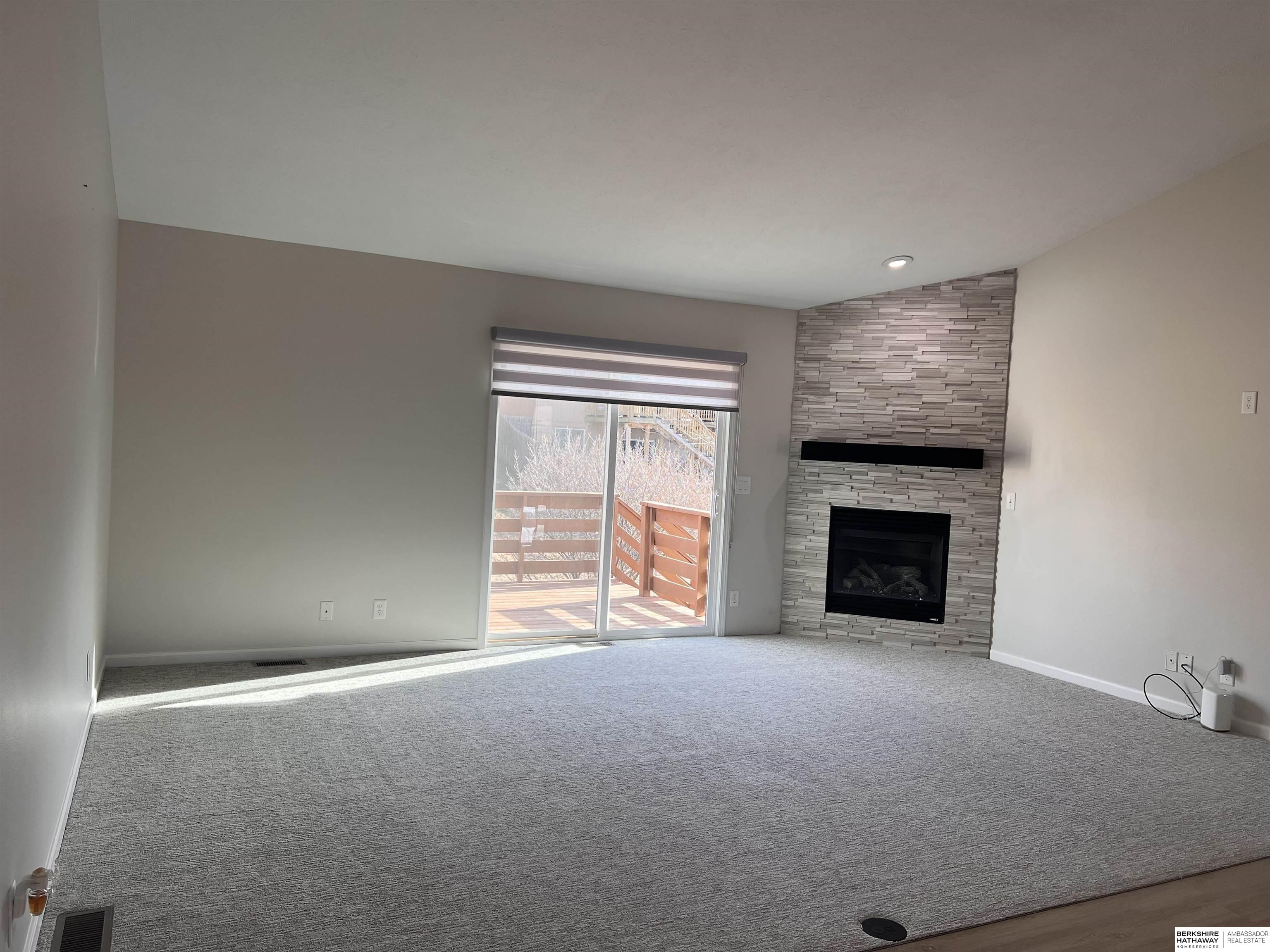 Omaha, Nebraska 68135, United States, 3 Bedrooms Bedrooms, ,2 BathroomsBathrooms,Residential,Pending,13873