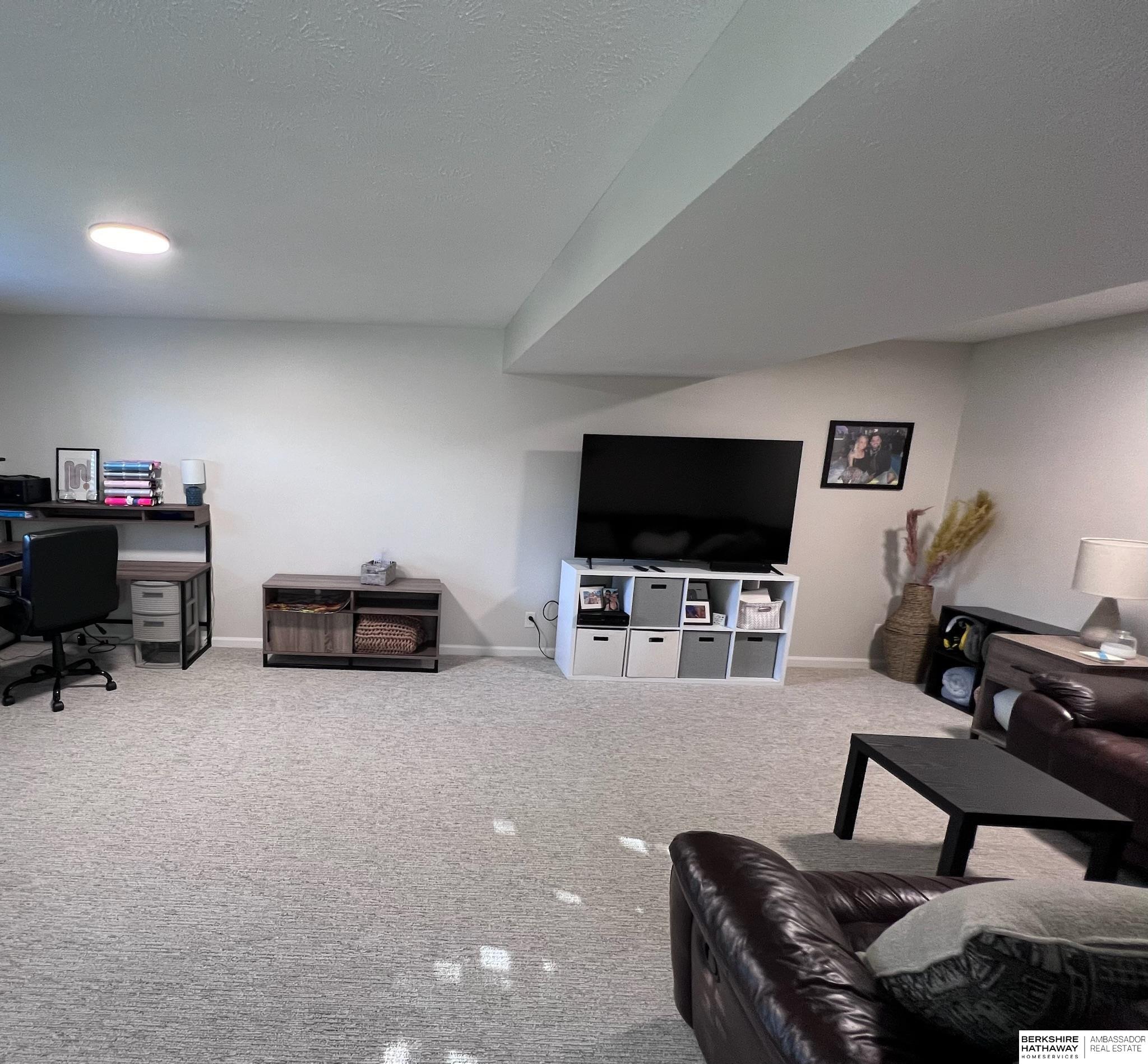 Omaha, Nebraska 68135, United States, 3 Bedrooms Bedrooms, ,2 BathroomsBathrooms,Residential,Pending,13873