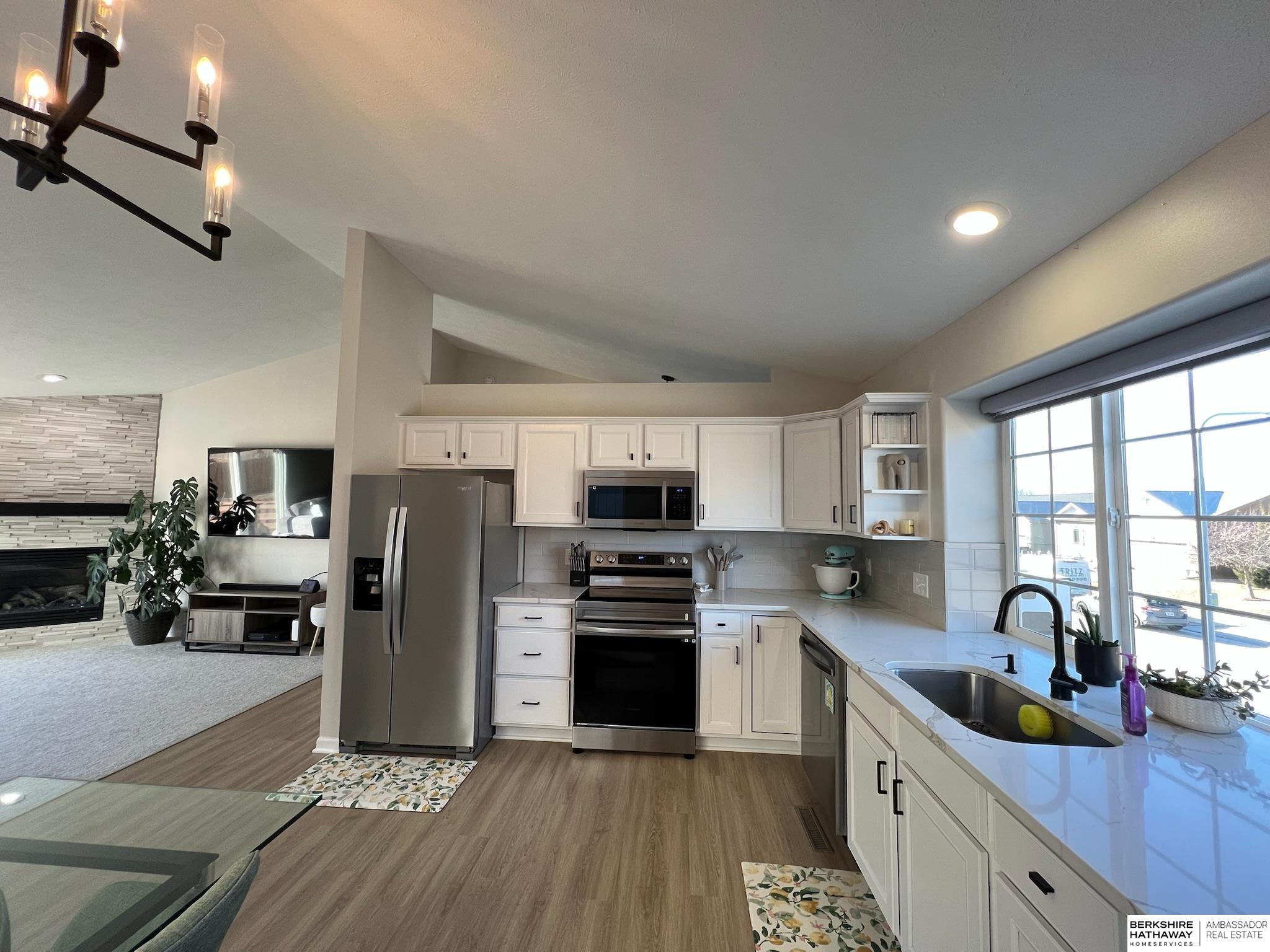 Omaha, Nebraska 68135, United States, 3 Bedrooms Bedrooms, ,2 BathroomsBathrooms,Residential,Pending,13873