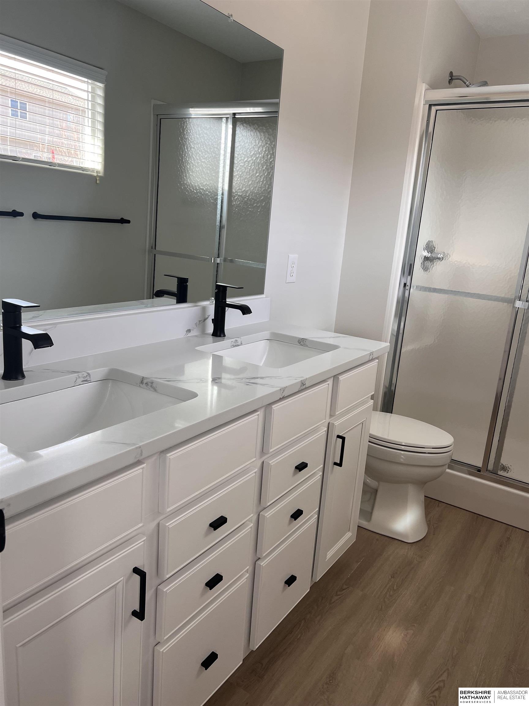 Omaha, Nebraska 68135, United States, 3 Bedrooms Bedrooms, ,2 BathroomsBathrooms,Residential,Pending,13873