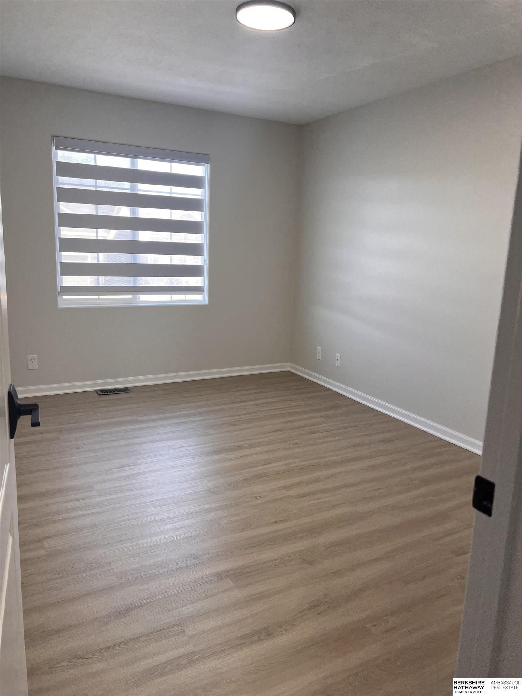 Omaha, Nebraska 68135, United States, 3 Bedrooms Bedrooms, ,2 BathroomsBathrooms,Residential,Pending,13873