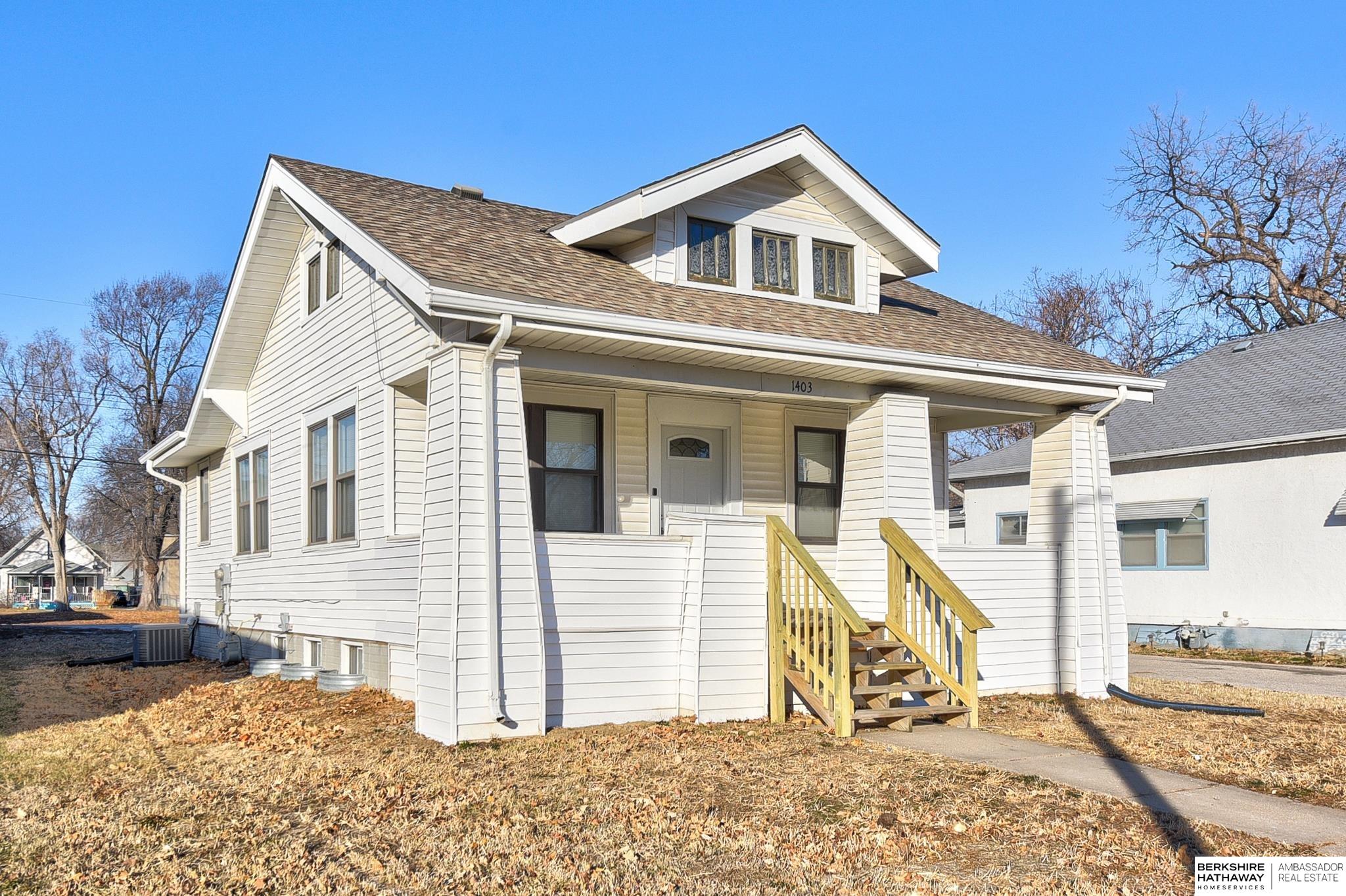 Lincoln, Nebraska 68503, United States, 4 Bedrooms Bedrooms, ,2 BathroomsBathrooms,Residential,Pending,15811
