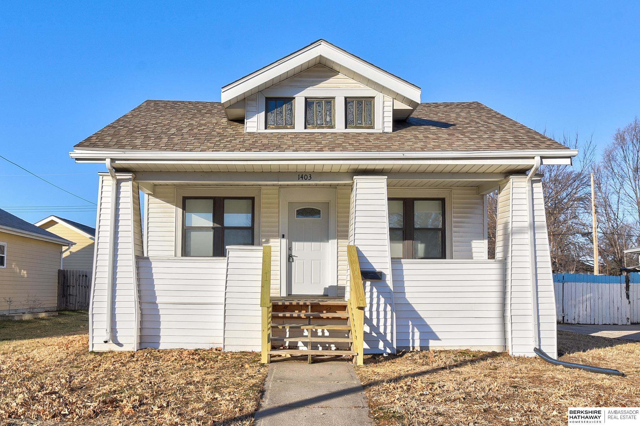 Lincoln, Nebraska 68503, United States, 4 Bedrooms Bedrooms, ,2 BathroomsBathrooms,Residential,Pending,15811