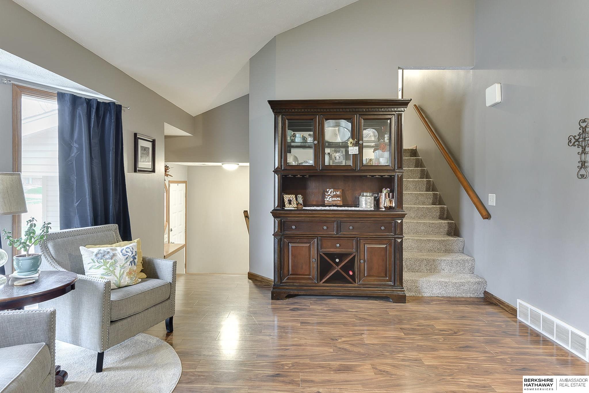 Omaha, Nebraska 68137, United States, 4 Bedrooms Bedrooms, ,2 BathroomsBathrooms,Residential,Pending,114113