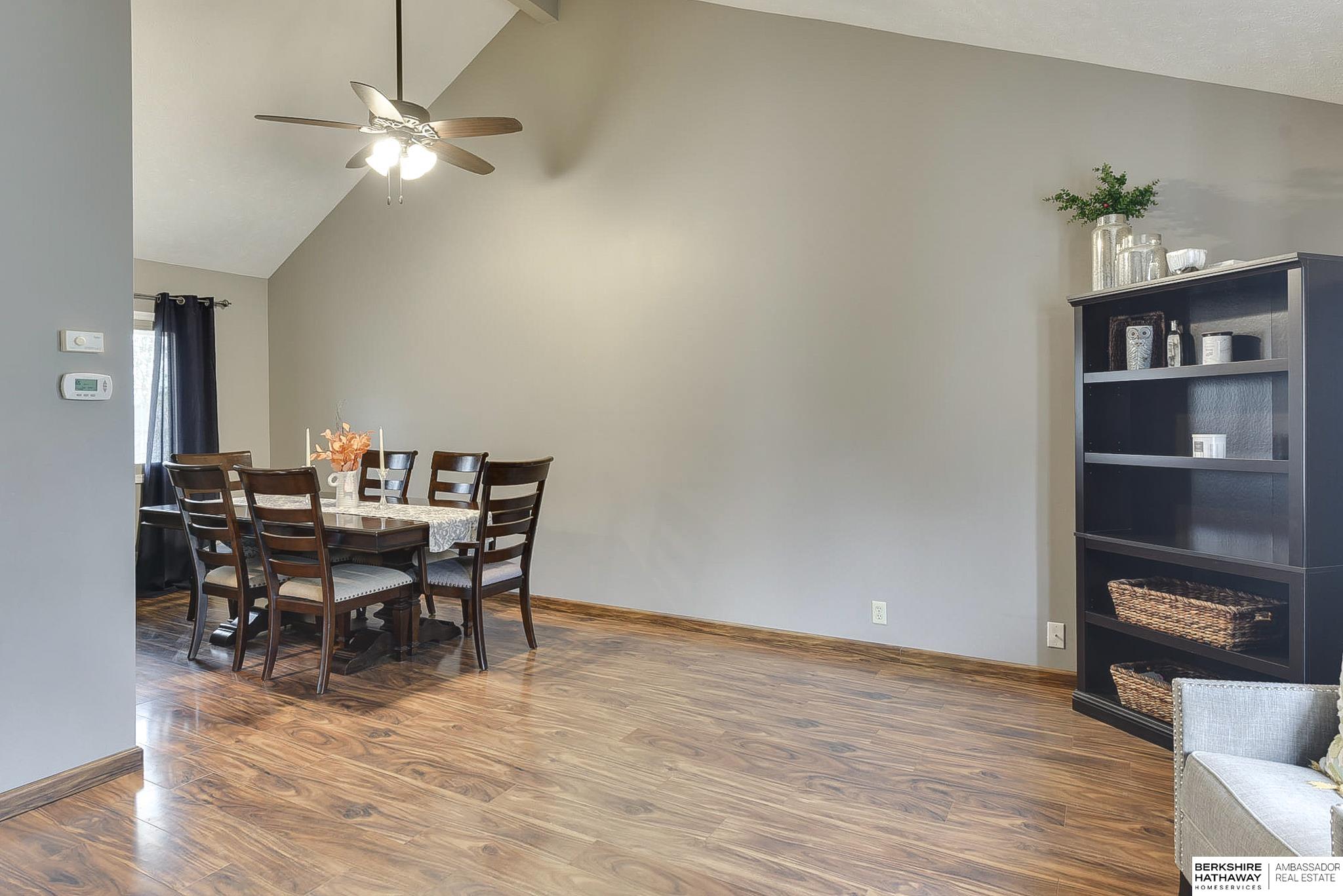 Omaha, Nebraska 68137, United States, 4 Bedrooms Bedrooms, ,2 BathroomsBathrooms,Residential,Pending,114113