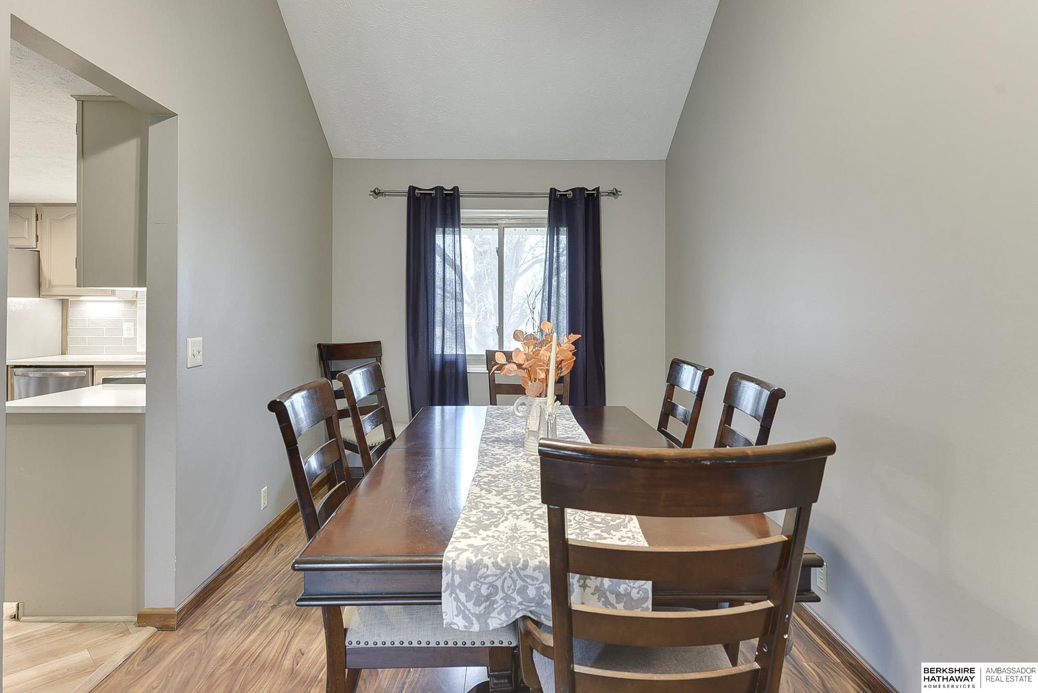 Omaha, Nebraska 68137, United States, 4 Bedrooms Bedrooms, ,2 BathroomsBathrooms,Residential,Pending,114113