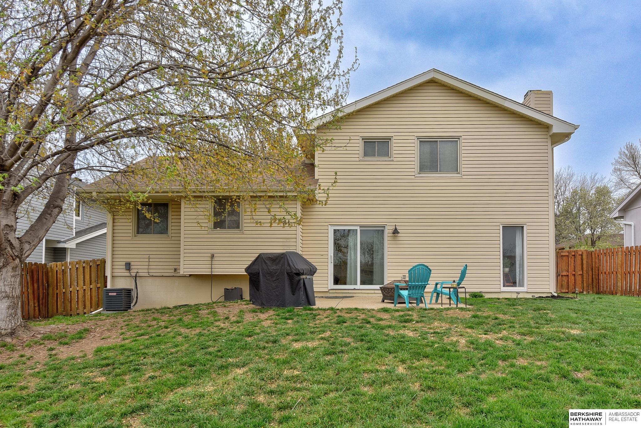 Omaha, Nebraska 68137, United States, 4 Bedrooms Bedrooms, ,2 BathroomsBathrooms,Residential,Pending,114113