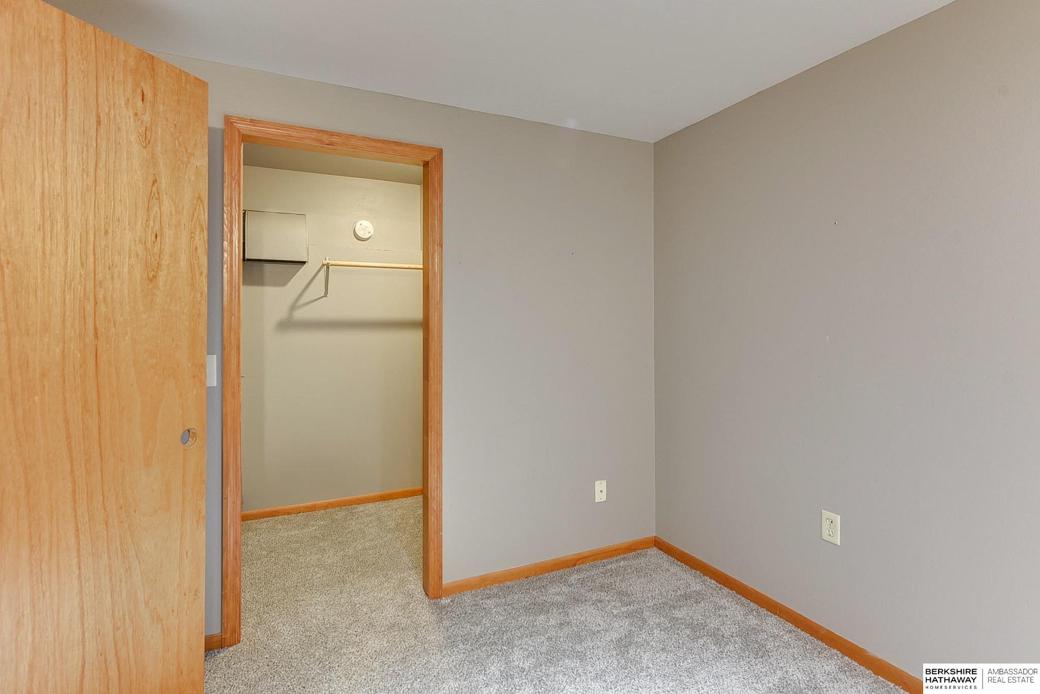 Omaha, Nebraska 68137, United States, 4 Bedrooms Bedrooms, ,2 BathroomsBathrooms,Residential,Pending,114113